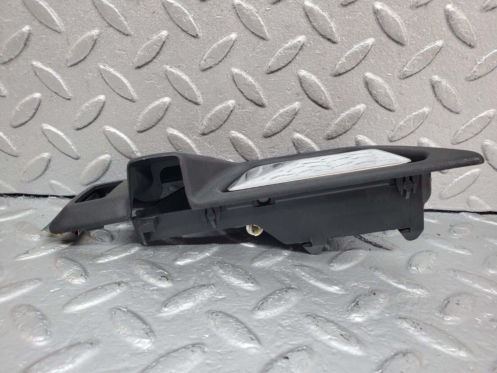 44744 Mercedes-Benz W124 220E Interior Door Handle Rear Left 1247600161