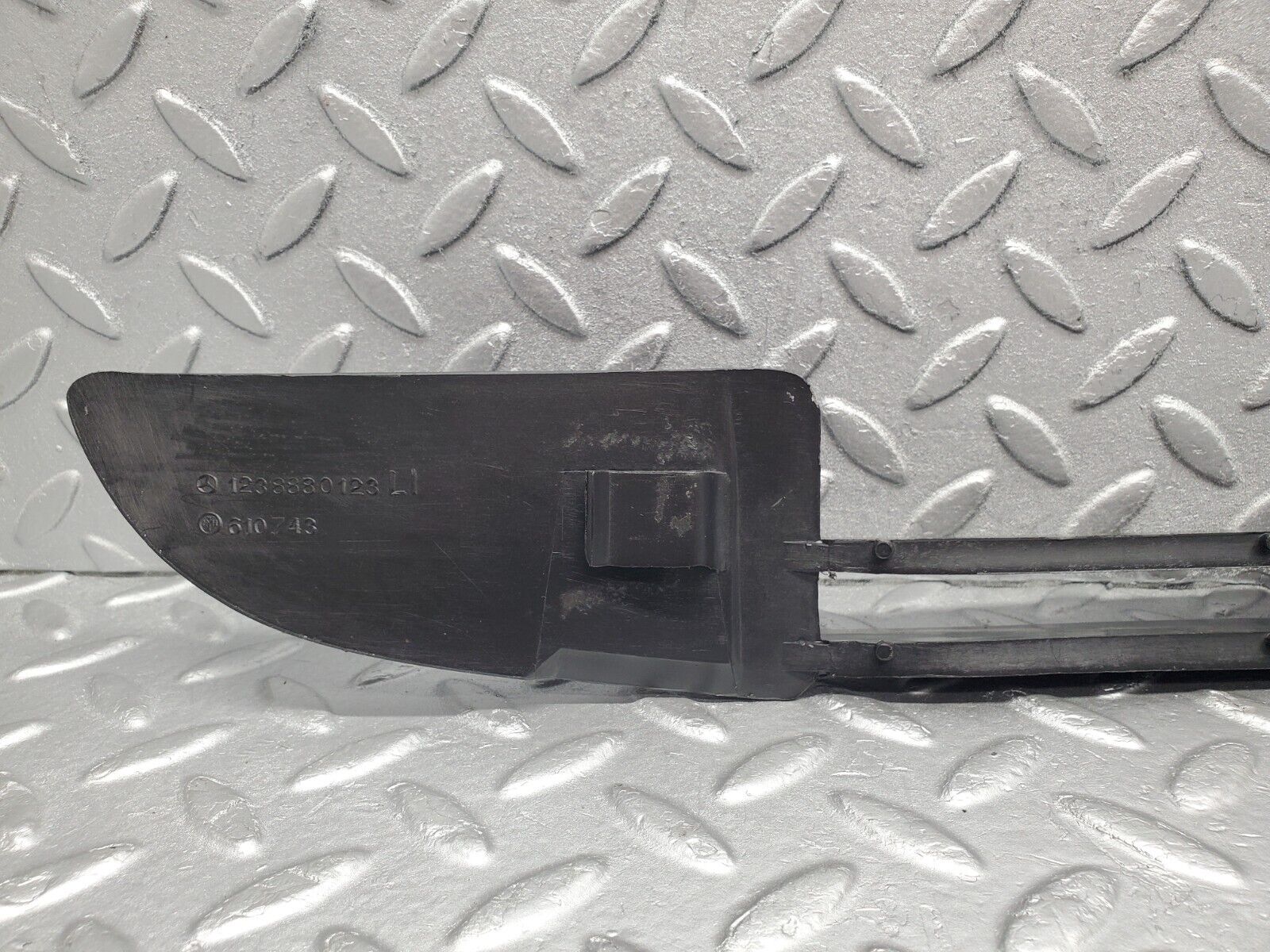 46350 Mercedes-Benz C123 280CE Coupe Front Bumper Lower Grill Left 1238880123