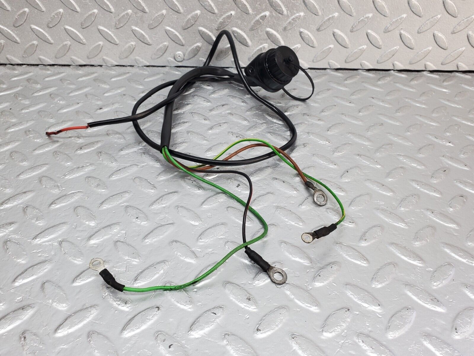 44417 Mercedes-Benz W123 280E Diagnostic Connector 1235450003