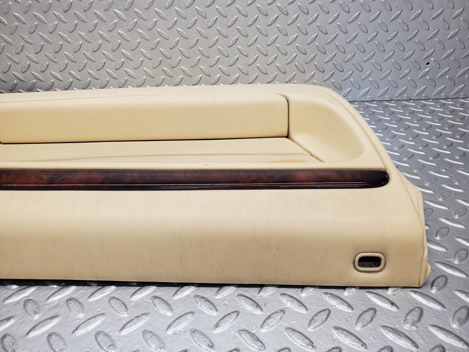 46817 Mercedes-Benz R129 320SL Coupe Left Door Card Beige