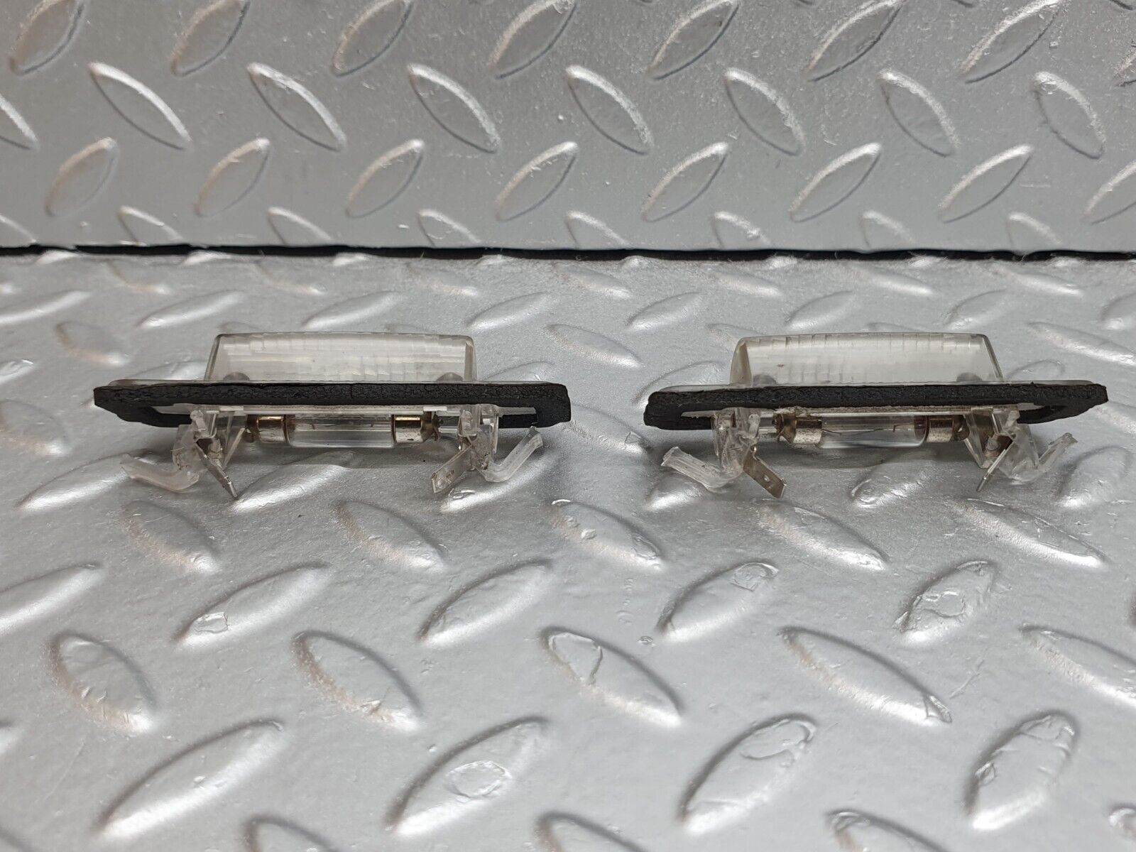 42052 Mercedes-Benz W202 C200 Number Plate Light 2x 2108200356