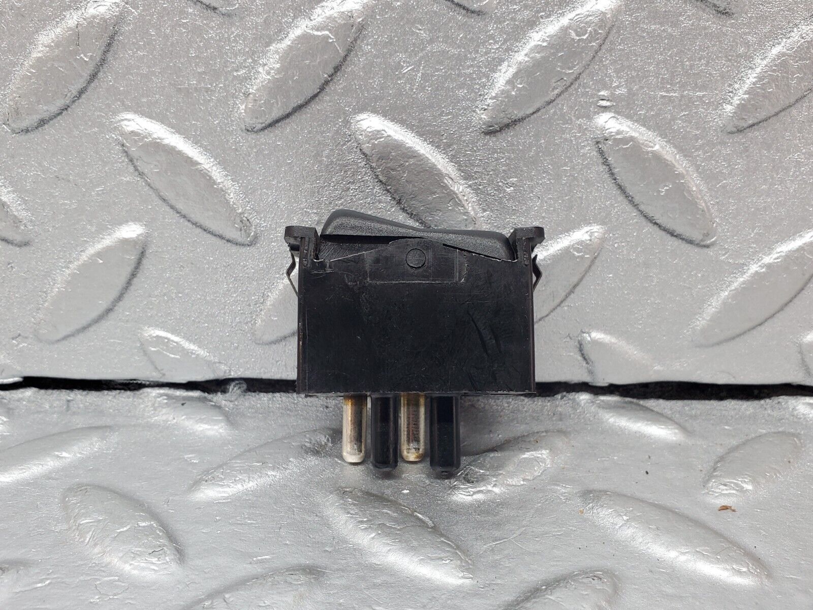 44522 Mercedes-Benz W123 280E Interior Light Switch 0008205910