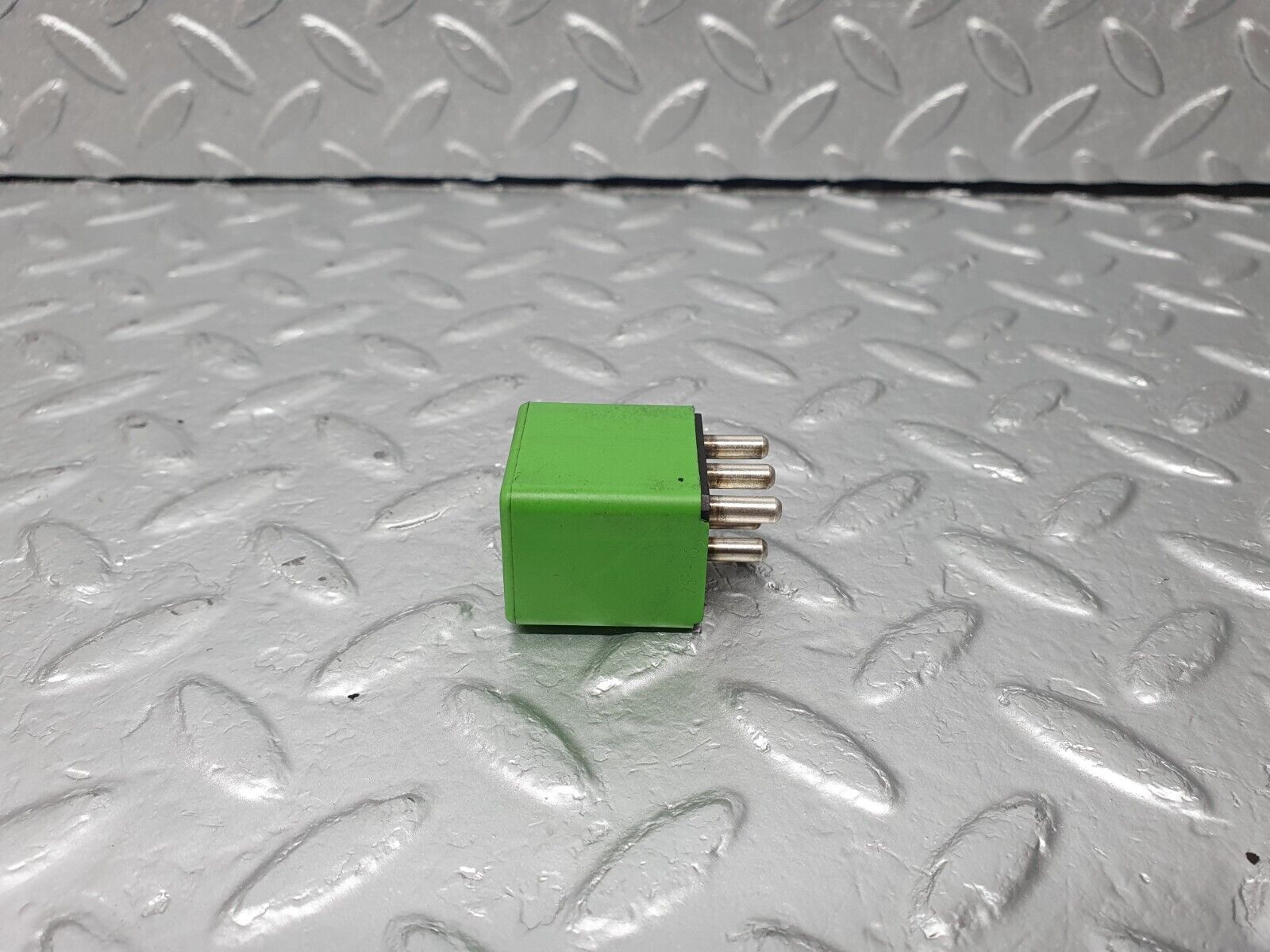 42248 Mercedes-Benz R129 320SL Coupe Headlight Wiper Relay 1268202026