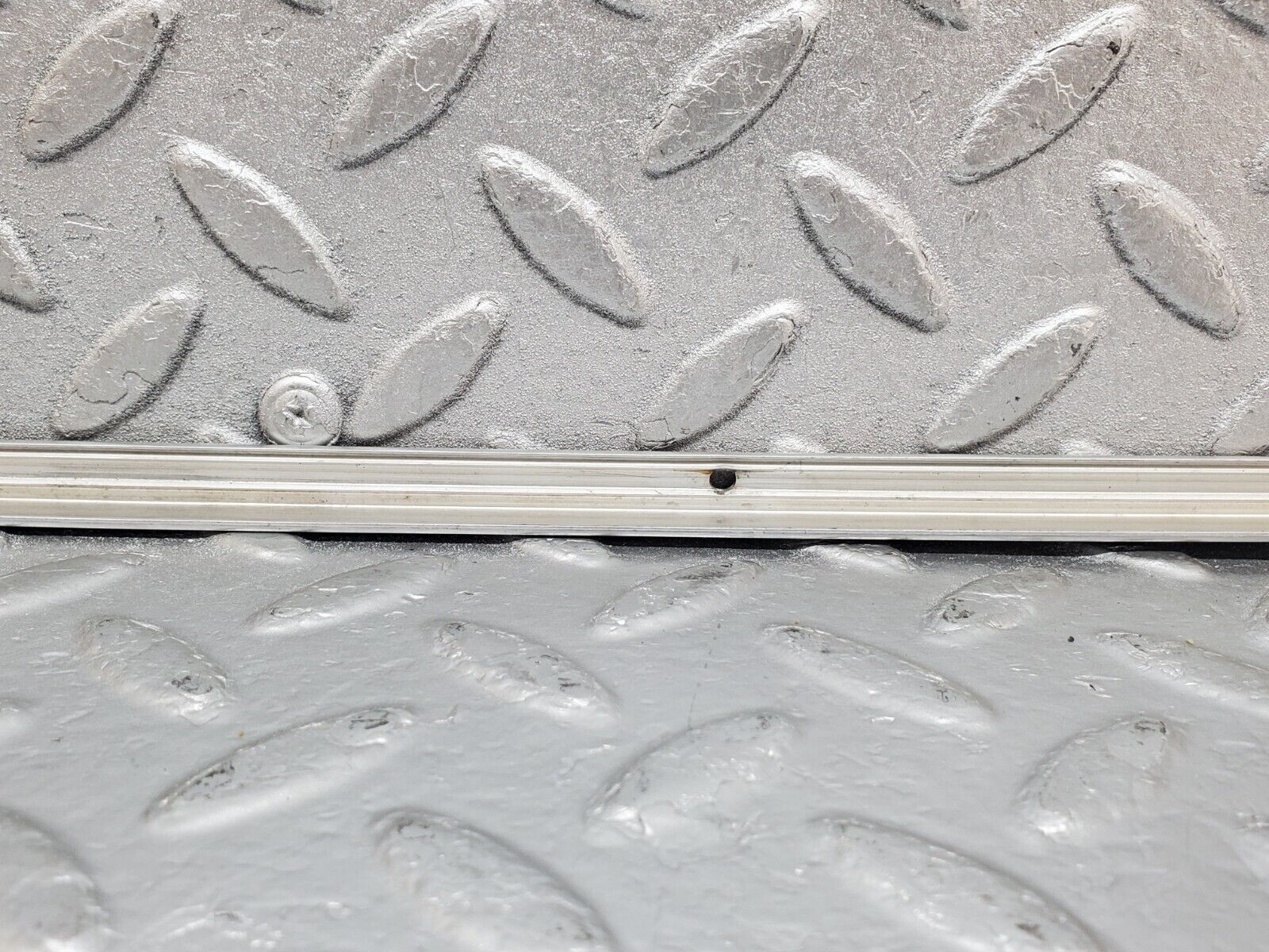 44544 Mercedes-Benz W123 280E Sunroof Chrome Trim