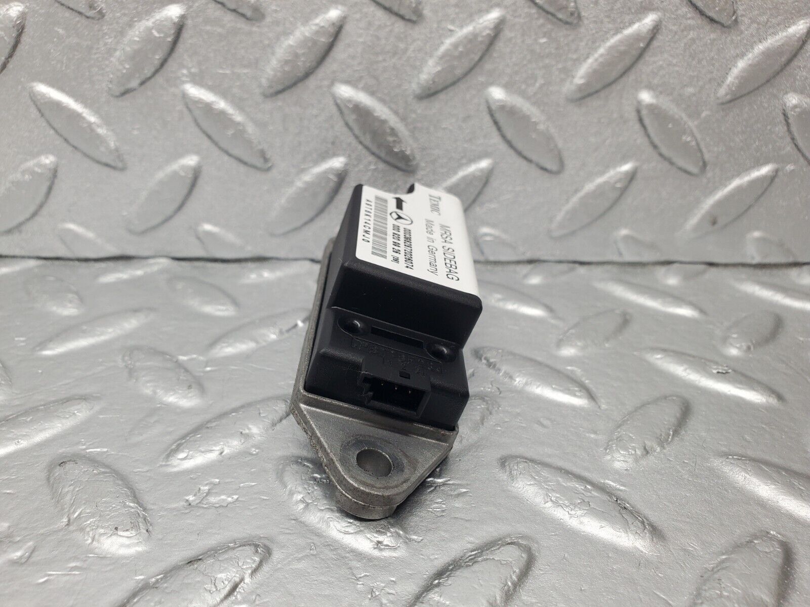 46931 Mercedes-Benz R129 320SL Coupe Airbag Crash Sensor 0008209926