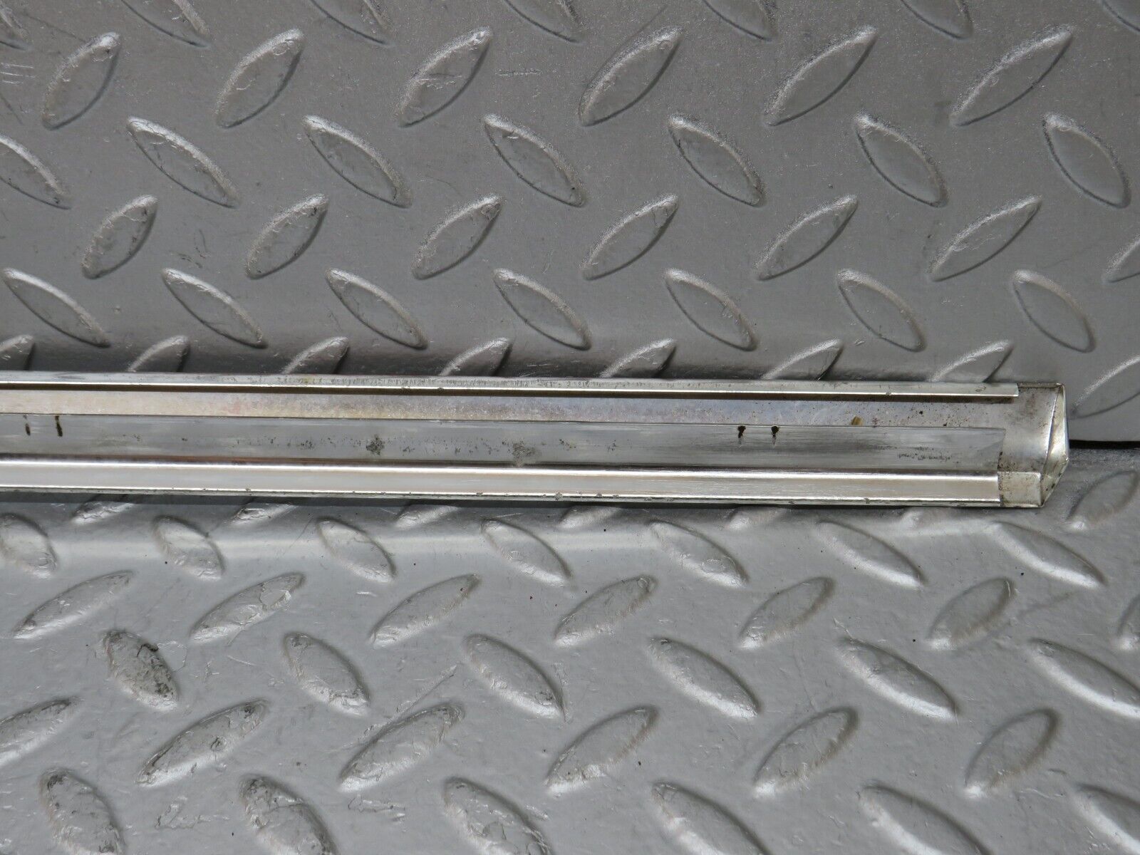 35373 Mercedes-Benz R107 280SL Left Door Chrome Trim