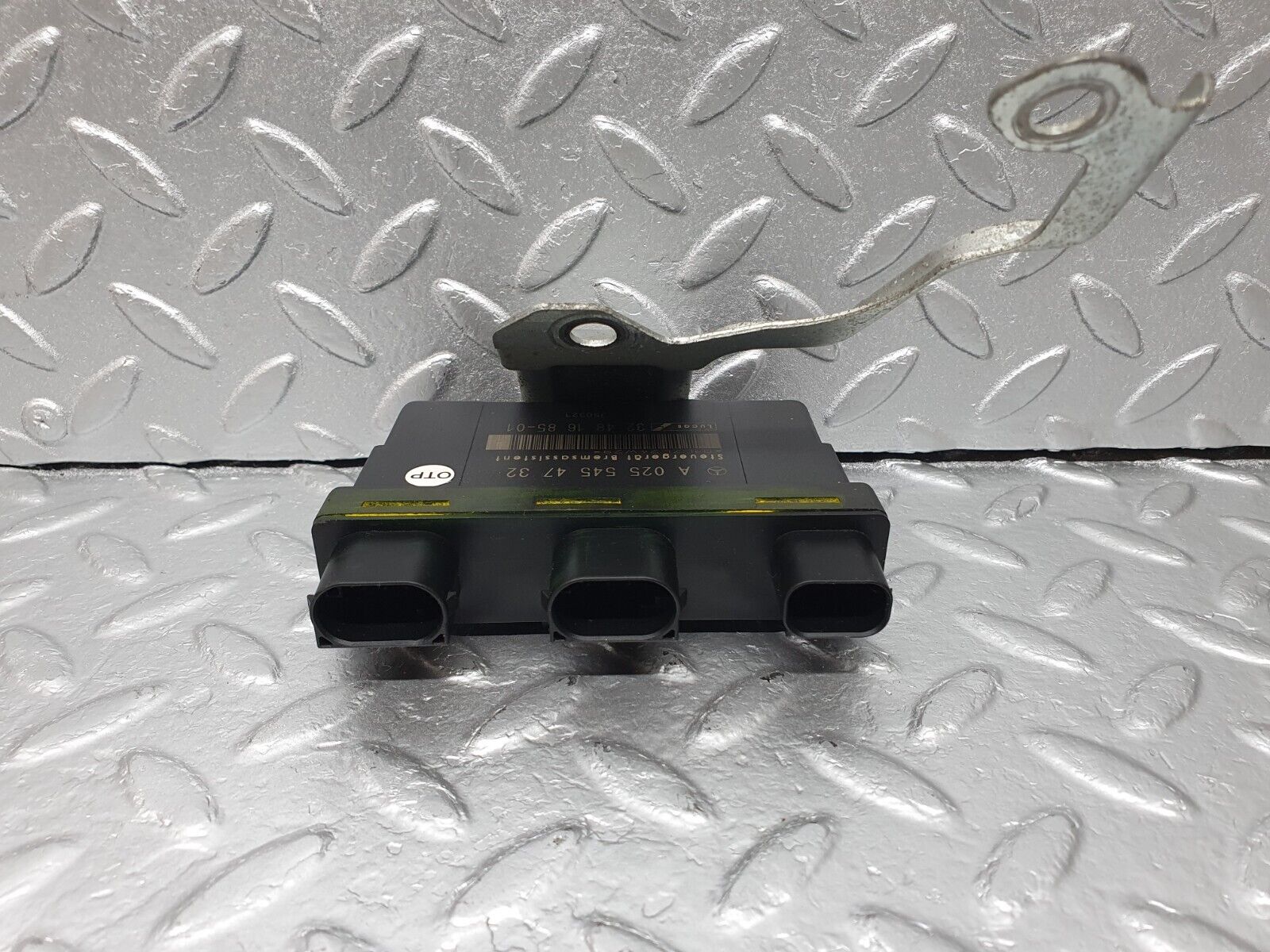 41862 Mercedes-Benz W202 C200 Brake Assist Control Unit 0255454732