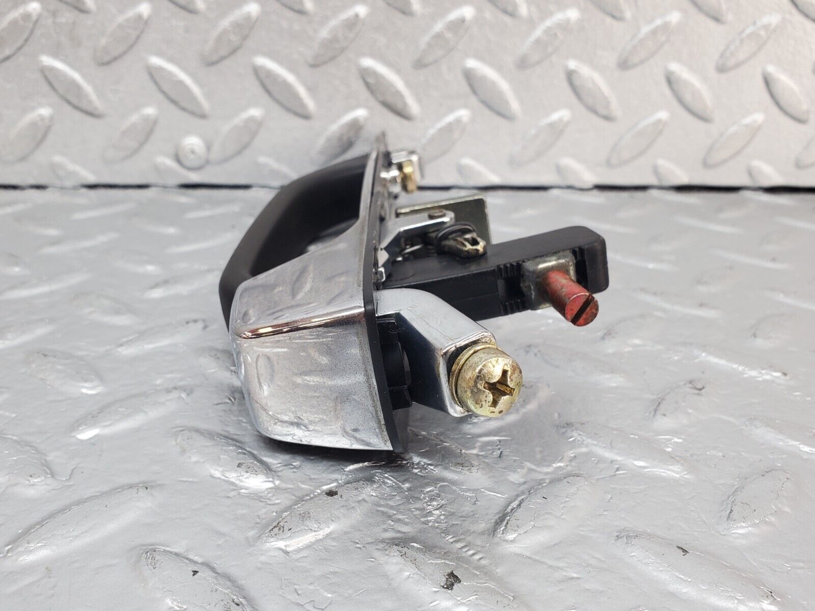 44393 Mercedes-Benz W123 280E Rear Right Exterior Door Handle 1237600359 1237660005