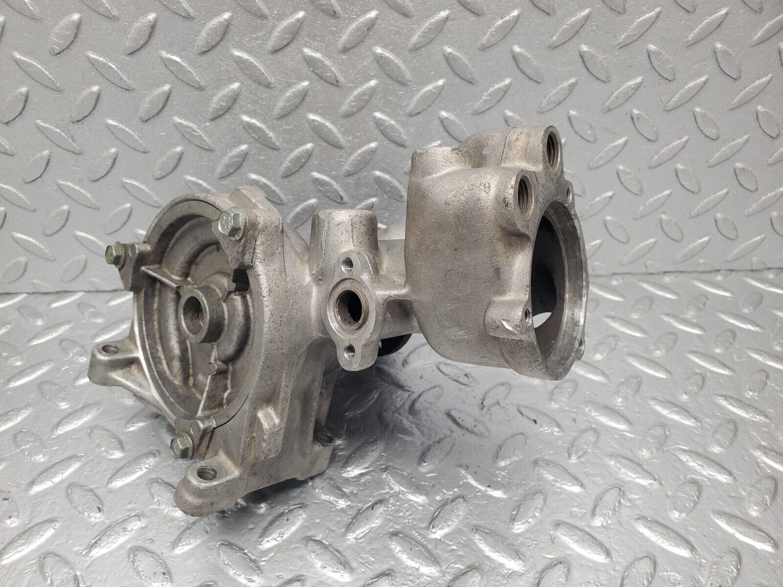 46160 Mercedes-Benz W124 280E Water Pump