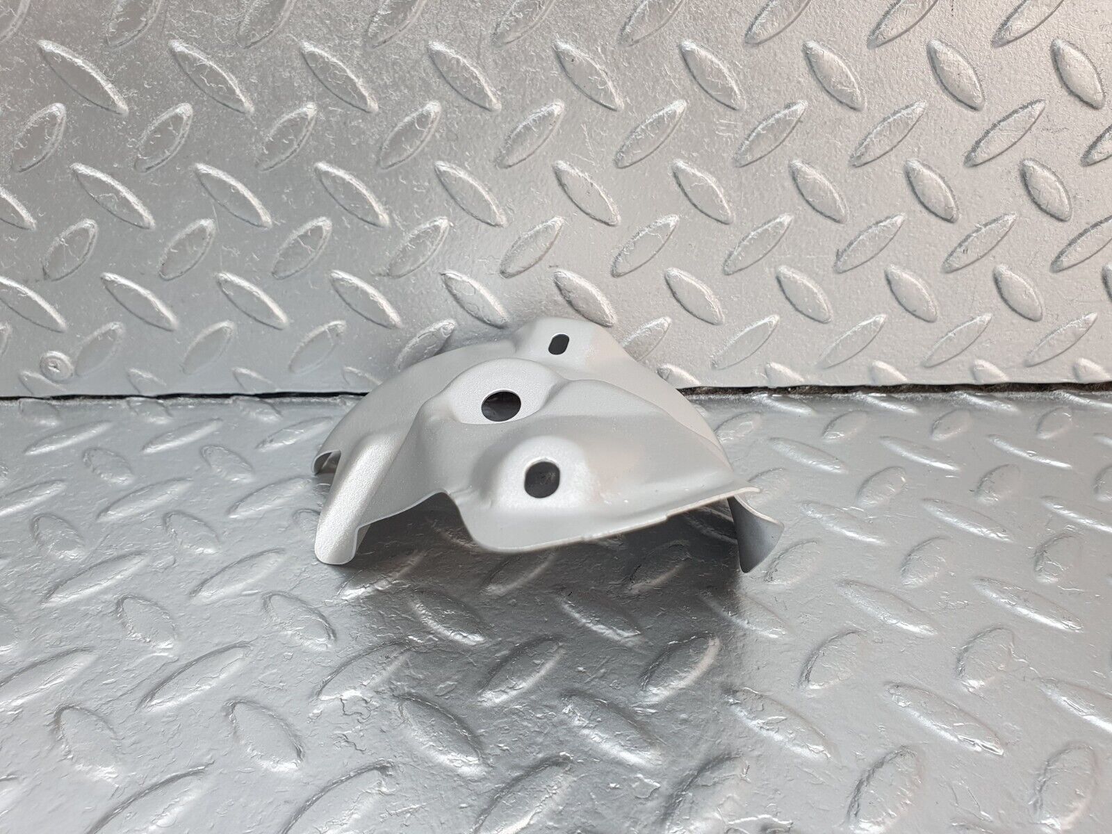 41887 Mercedes-Benz W202 C200 Engine Mount Bracket Heat Shield