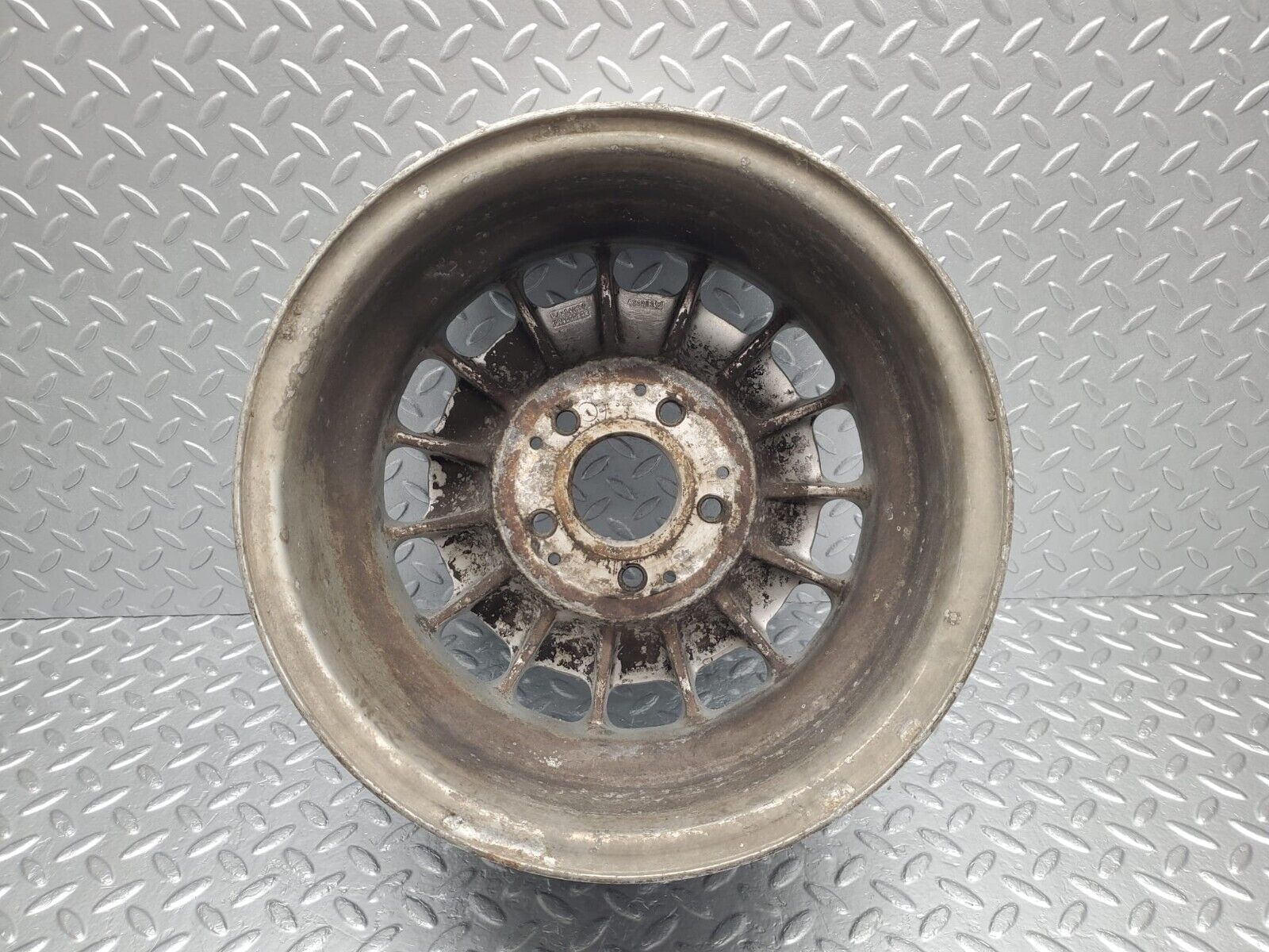 46813 Mercedes-Benz Alloy Wheel Mexican Hat 6Jx14H2 ET30 1084000902