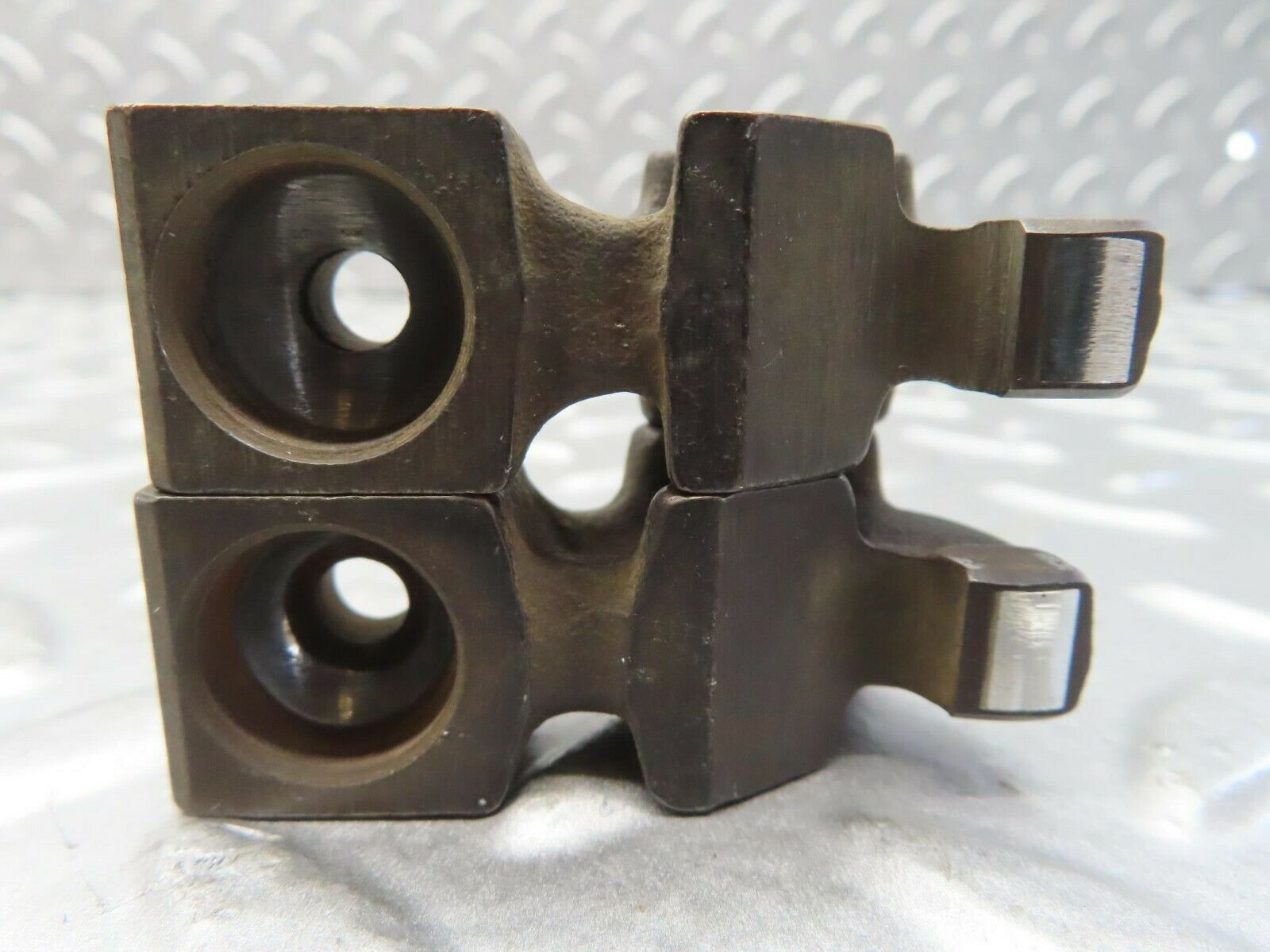 15693 Mercedes-Benz R107 450SL Valve Rocker Arm With Valve Tappet Pair