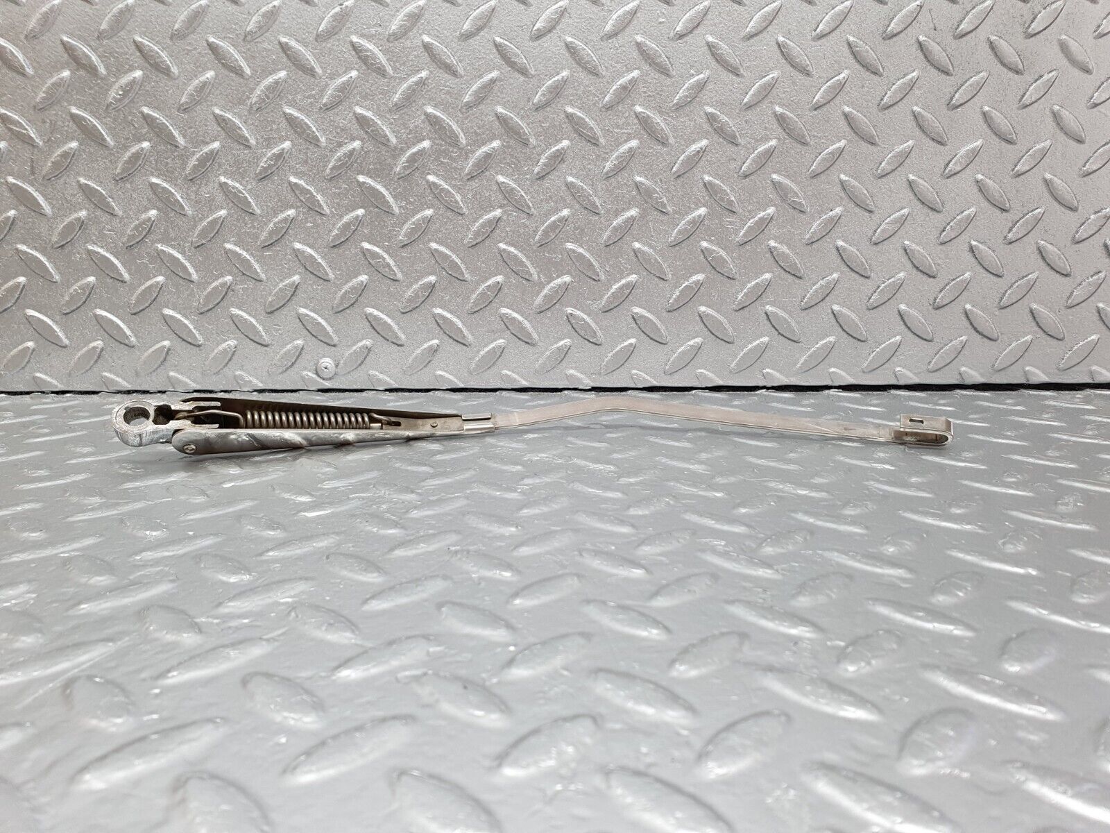 43210 Mercedes-Benz W108 280SE Windscreen Wiper Arm Left Side