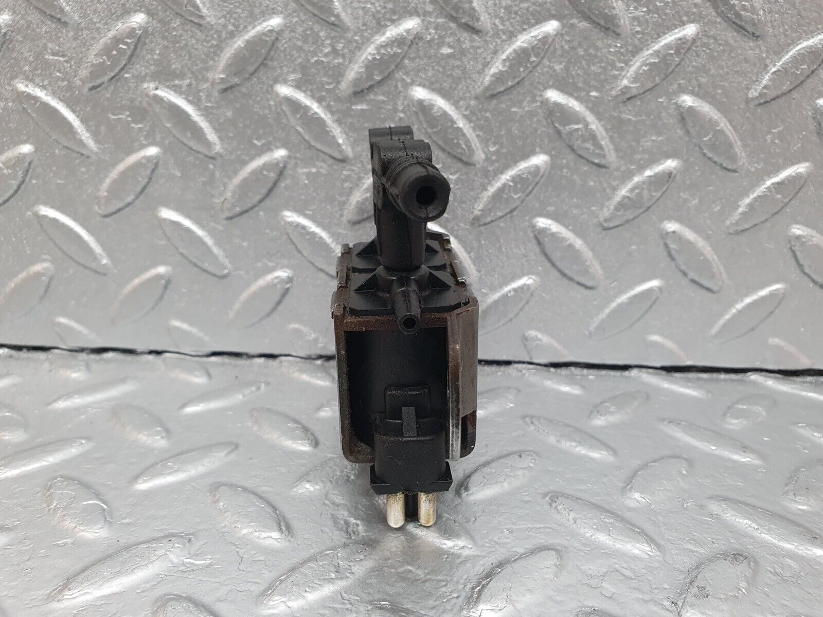42166 Mercedes-Benz R129 320SL Coupe Solenoid Vacuum Valve 0025400097