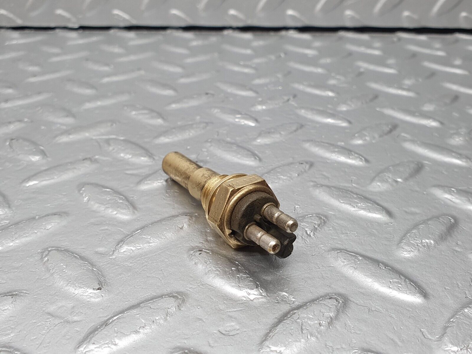 41343 Mercedes-Benz C107 R107 Coolant Temperature Sensor VDO