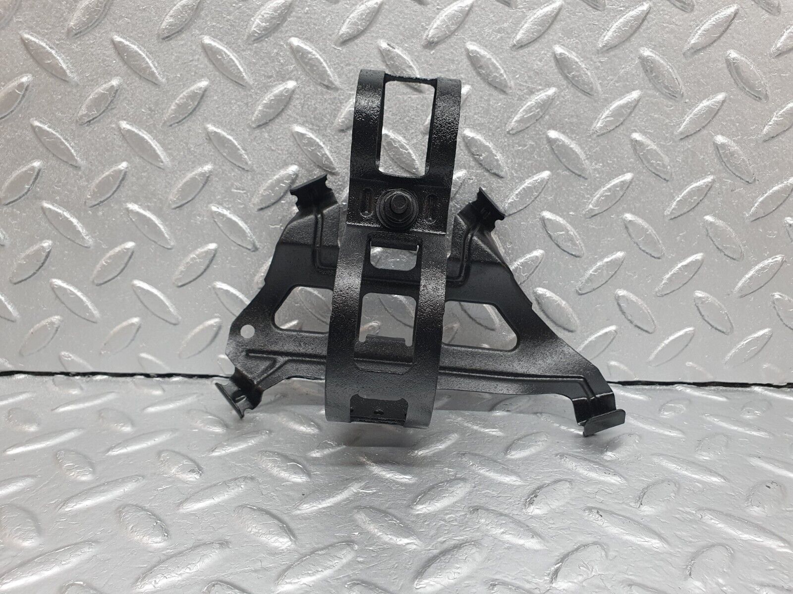 42064 Mercedes-Benz W202 C200 Fuel Pump Fuel Filter Holder Bracket