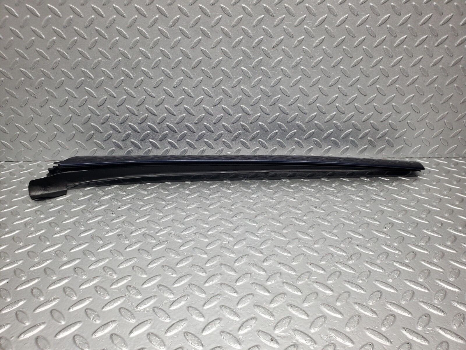 46757 Mercedes-Benz R129 320SL Coupe A Pillar Exterior Trim Right 1296980218 1296980198