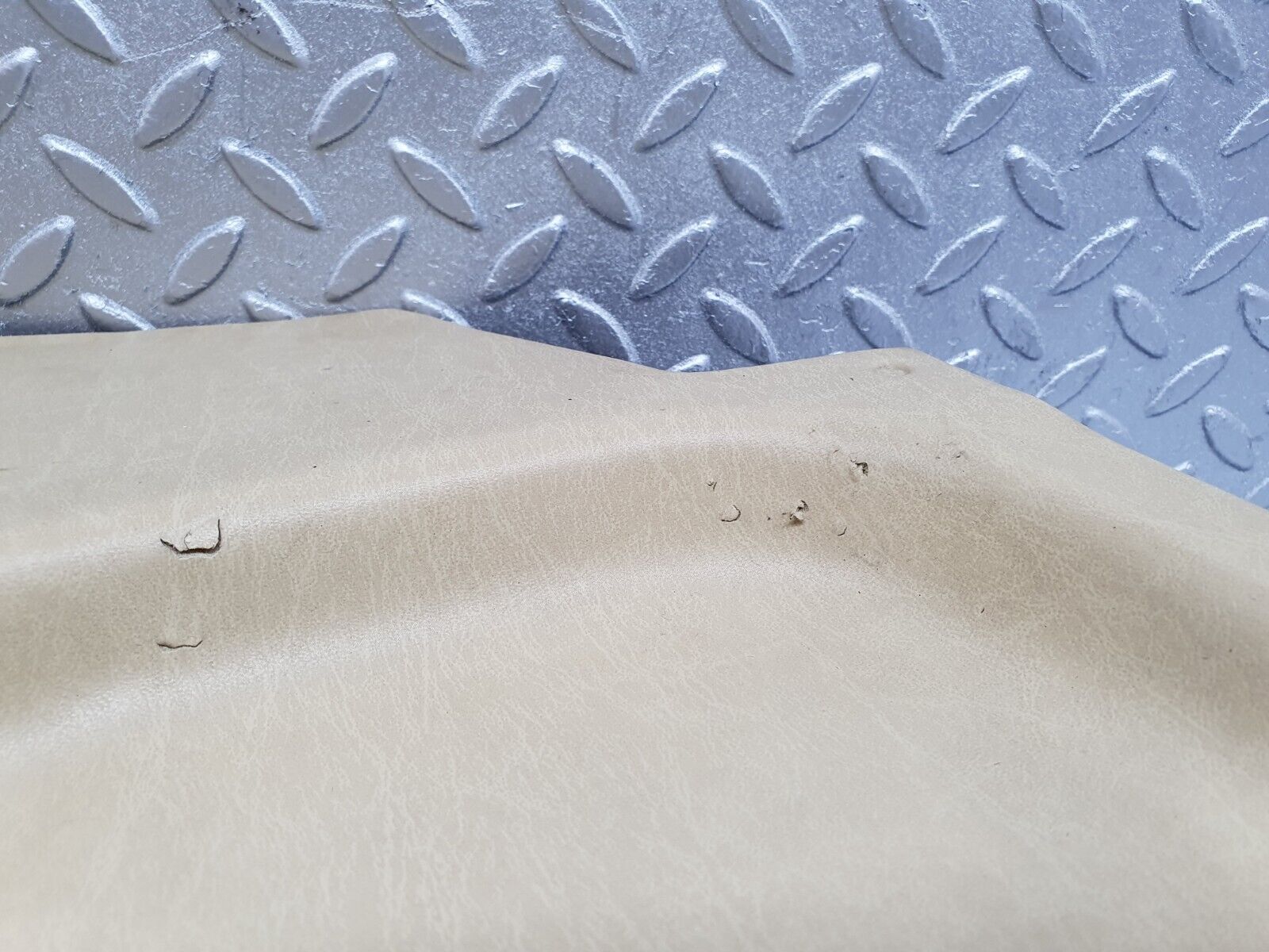 44052 Mercedes-Benz C123 230CE Coupe Rear Left Card Panel Beige