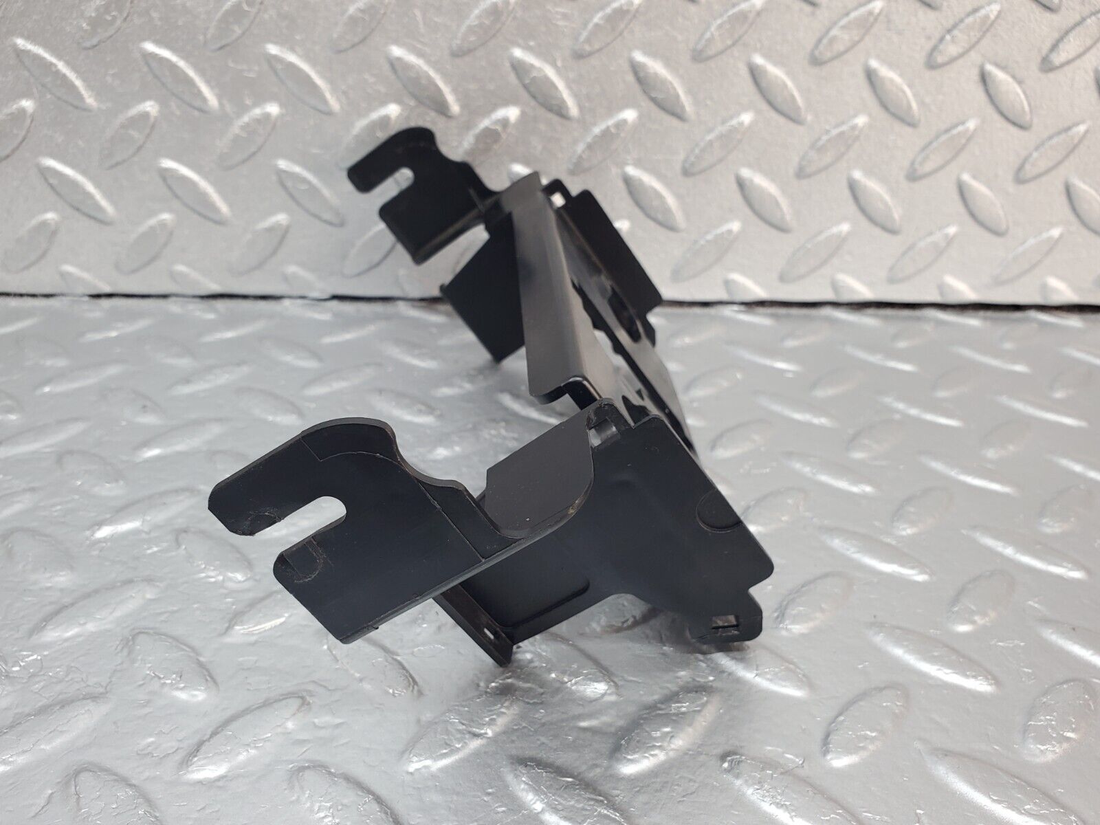 45680 Mercedes-Benz W126 420SE Heater Control Switch Bracket 1268330014