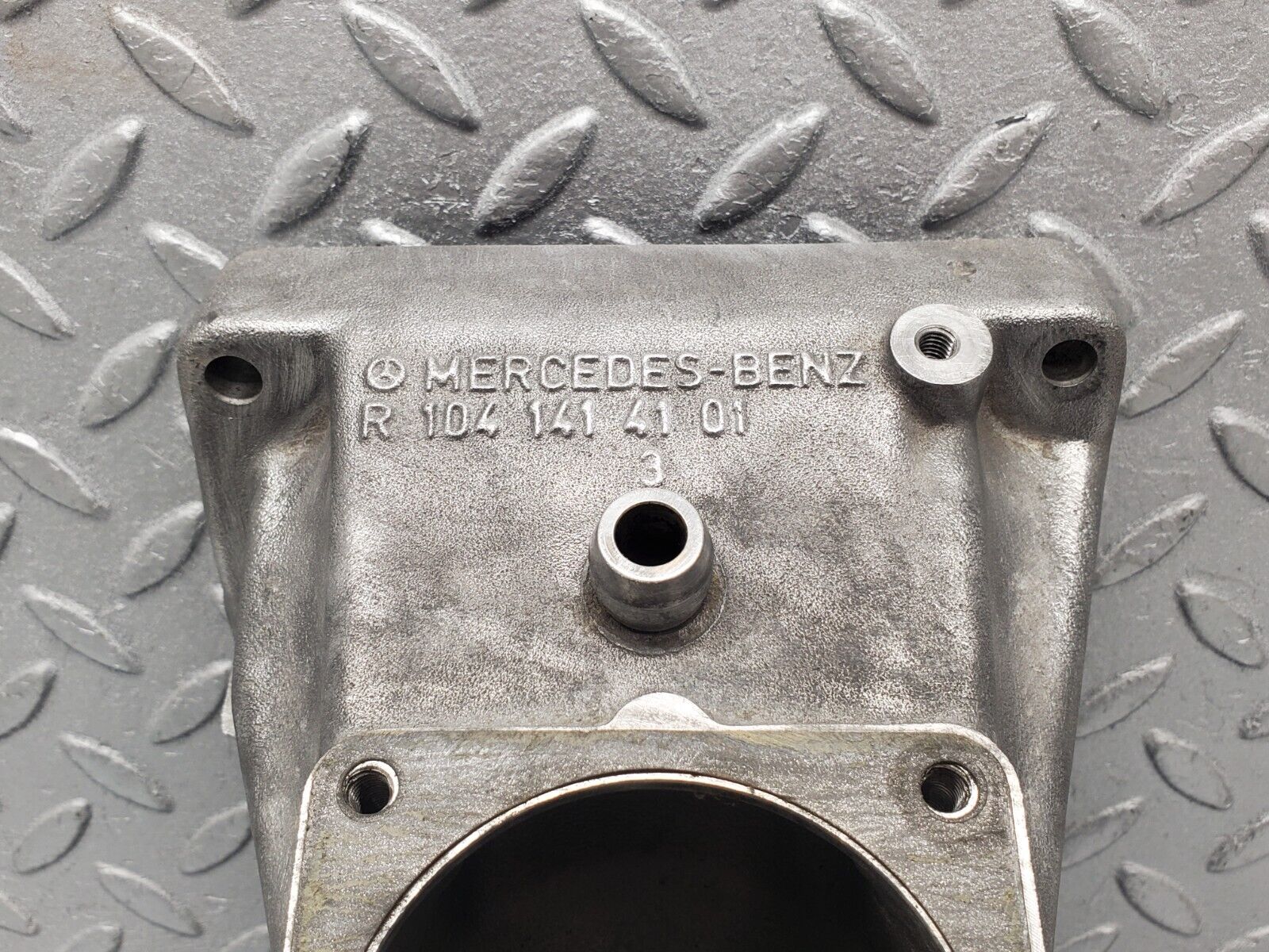 46153 Mercedes-Benz W124 Air Intake Manifold 1041414101