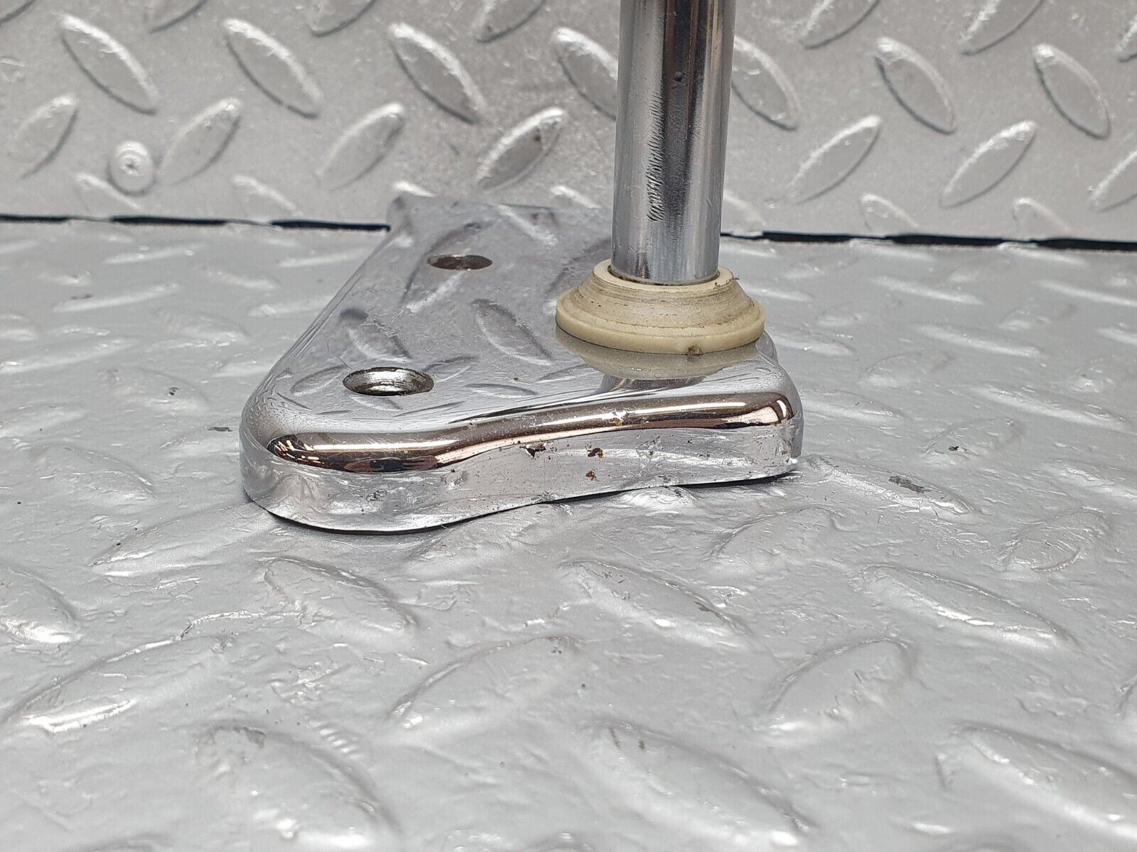 43329 Mercedes-Benz W108 280SE Front Right Seat Chrome