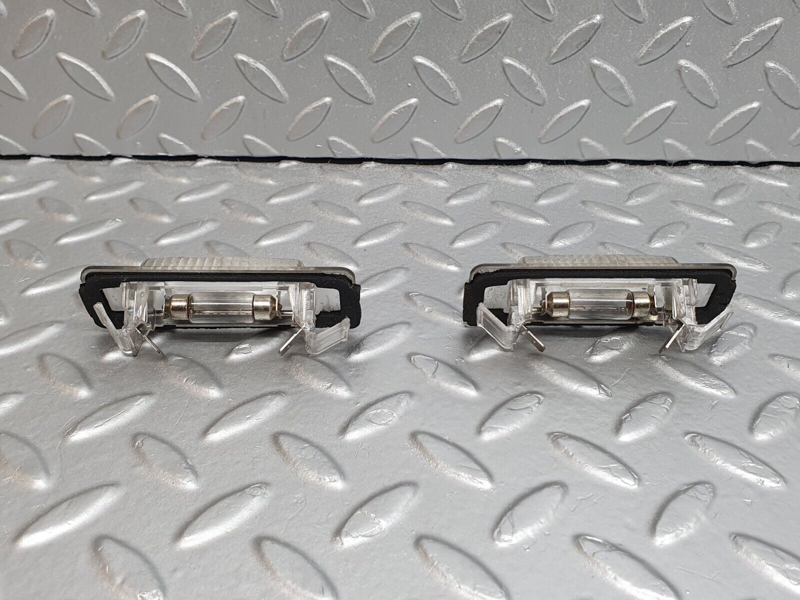 42052 Mercedes-Benz W202 C200 Number Plate Light 2x 2108200356