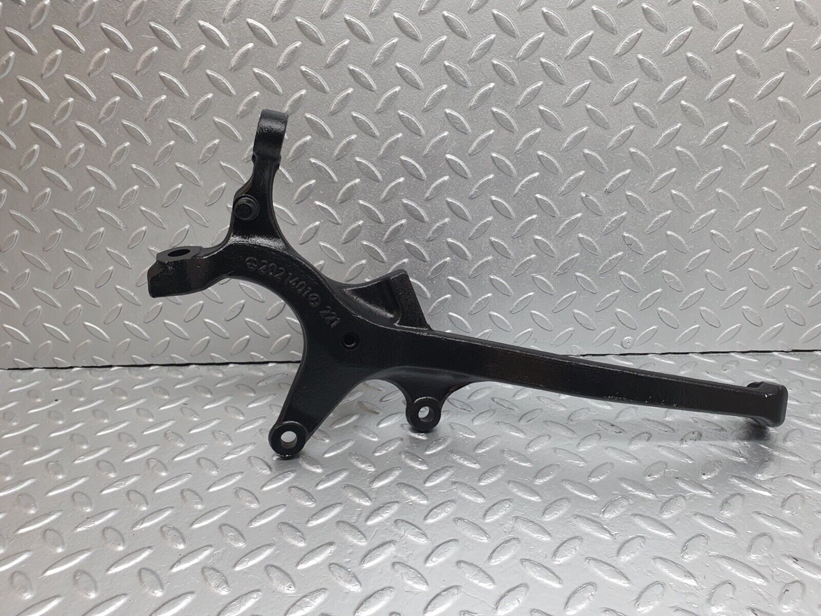 42028 Mercedes-Benz W202 C200 Front Left Steering Knuckle 2021401