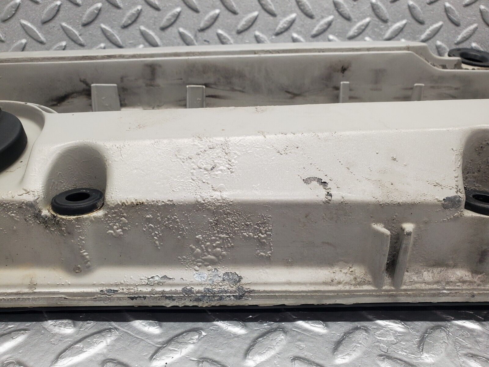 46232 Mercedes-Benz W124 280E Cylinder Head Valve Cover 1040160705