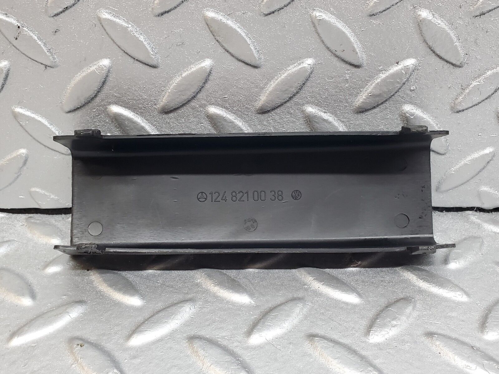 44727 Mercedes-Benz W124 220E Dash Harness Connector Cover 1248210038