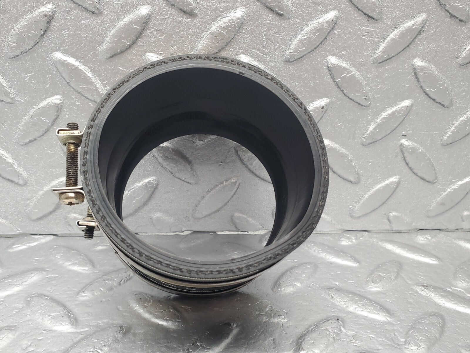 46184 Mercedes-Benz W124 280E Air Intake Manifold Hose 1041411783