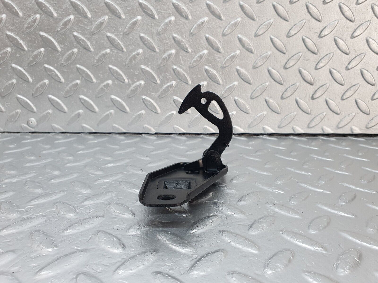 42835 Mercedes-Benz W201 190 2.0L Bonnet Safety Latch 2018800560