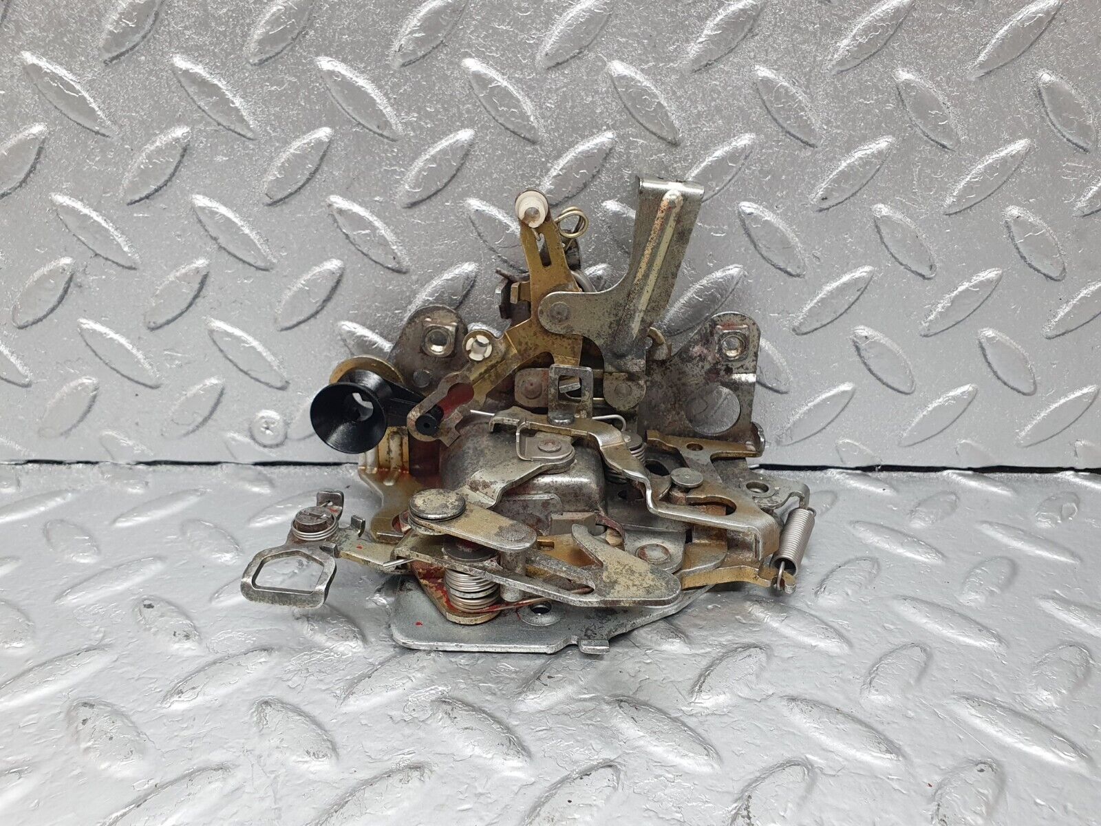 43642 Mercedes-Benz C126 380SEC Coupe Right Door Lock Mechanism