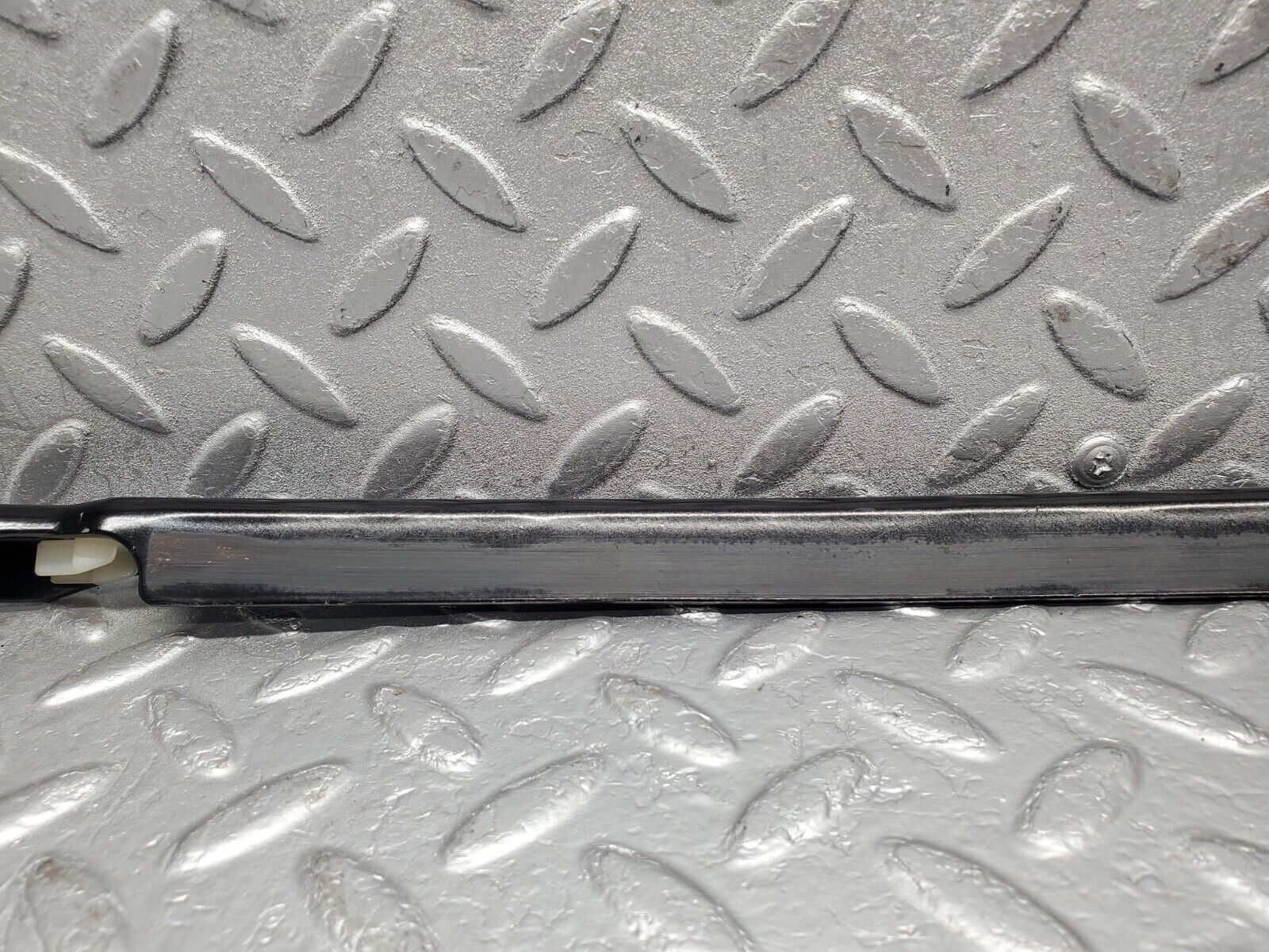 46764 Mercedes-Benz R129 320SL Coupe Front Left Window Channel