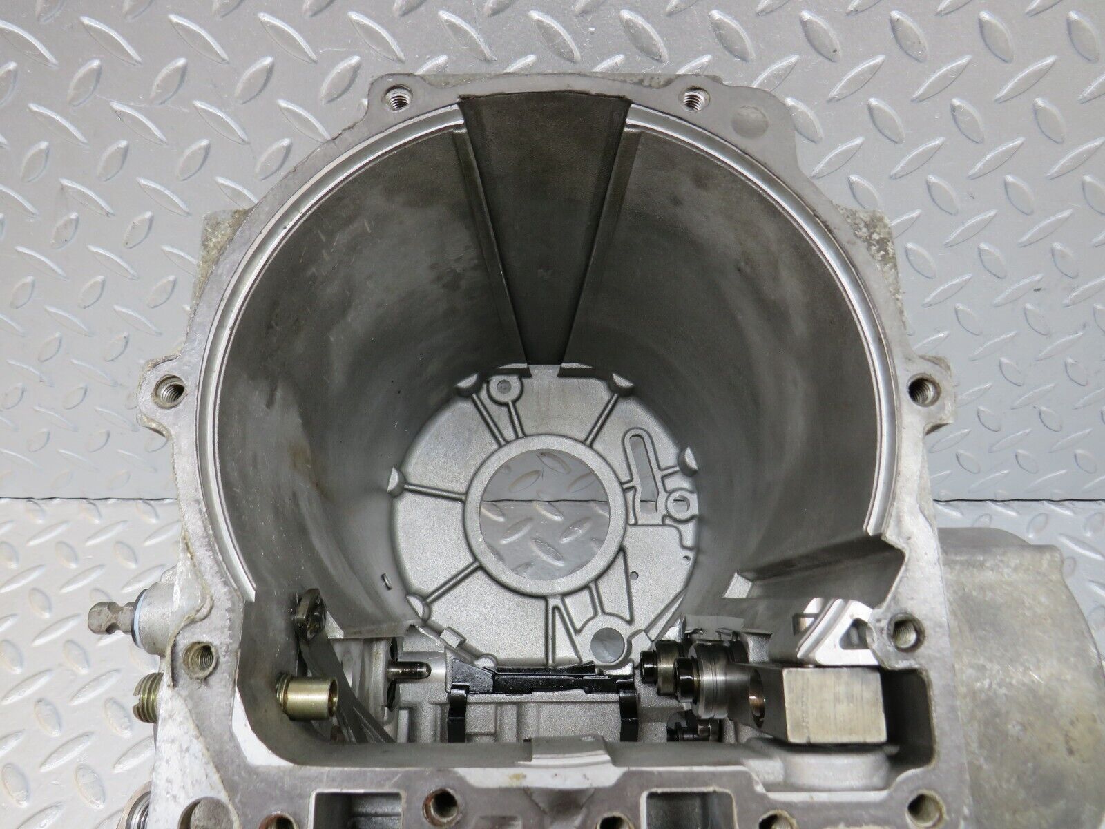 36406 Mercedes-Benz R107 450 Automatic Gearbox Housing 722.002 1152714201 1162700301