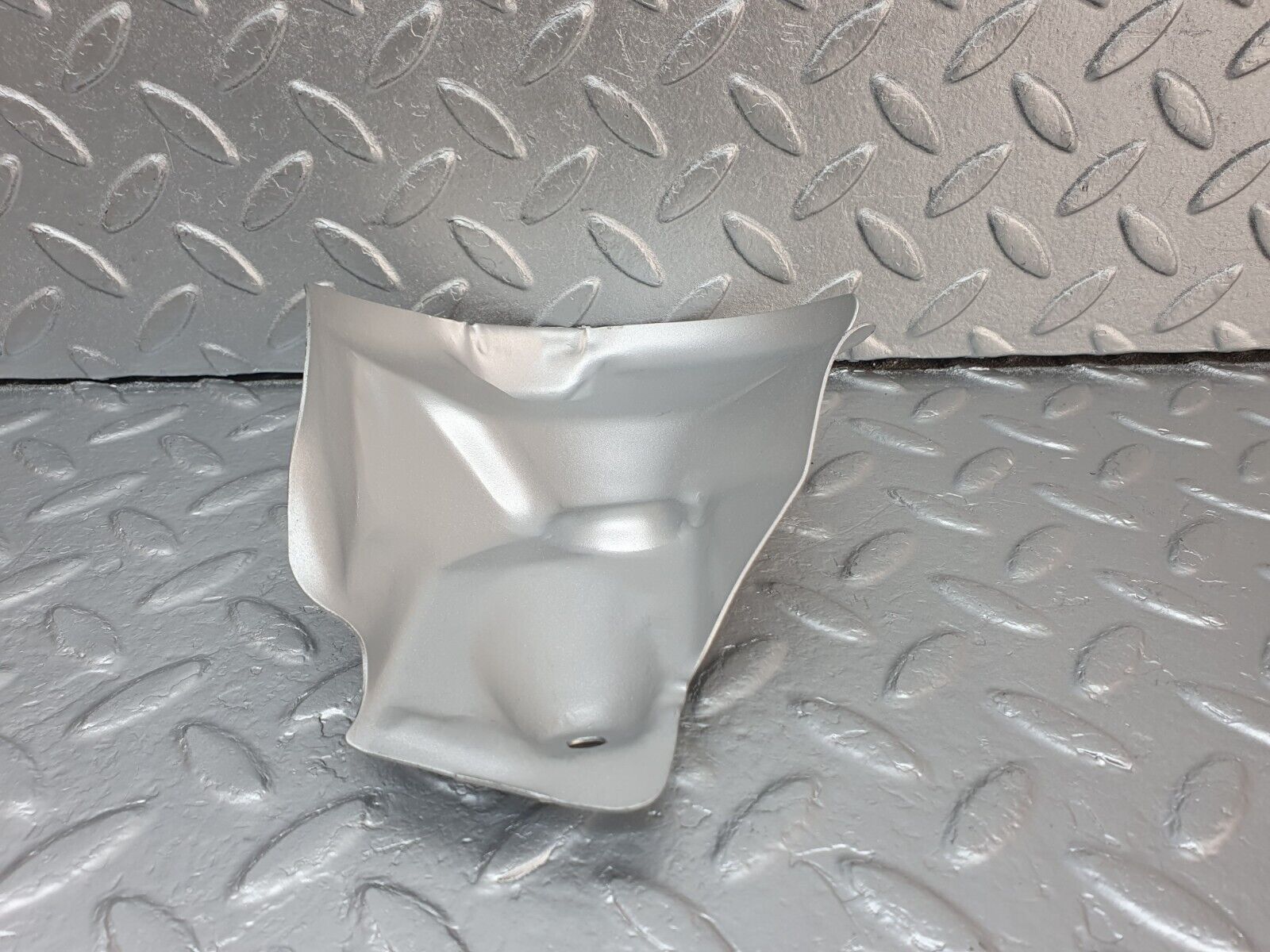 41887 Mercedes-Benz W202 C200 Engine Mount Bracket Heat Shield