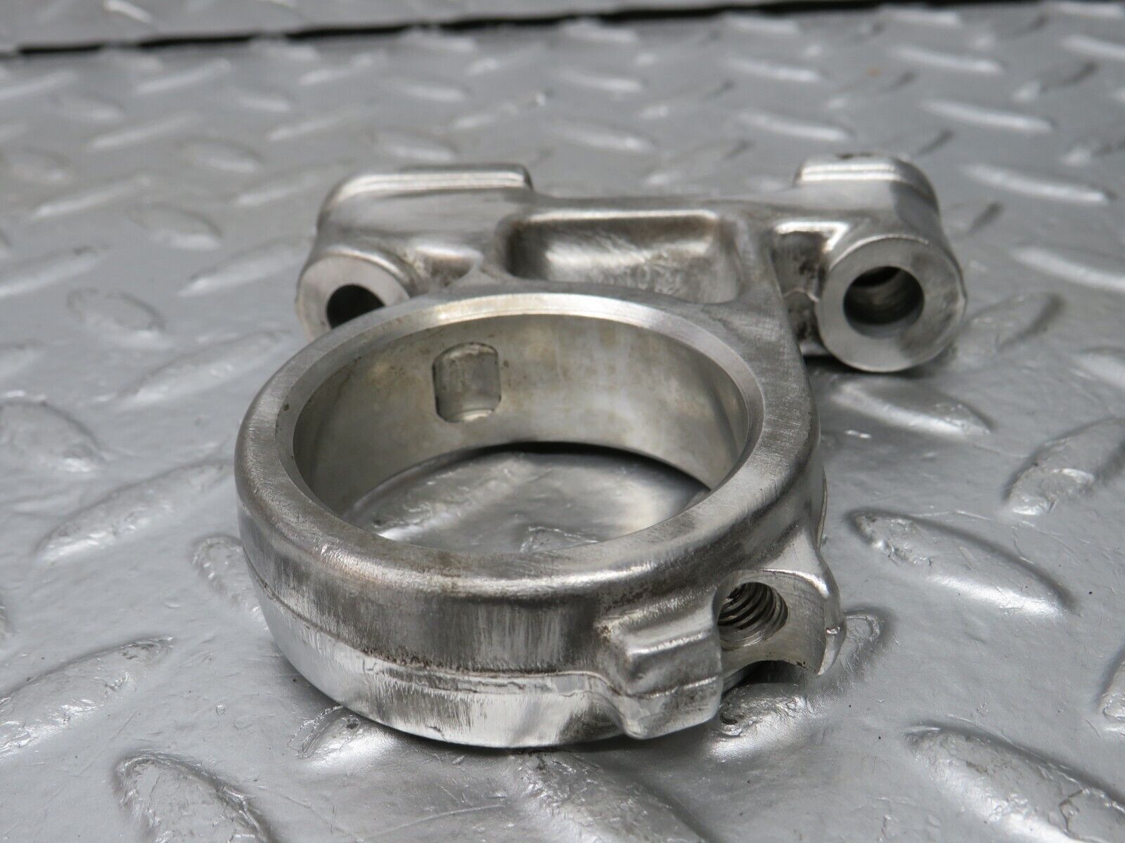 33001 Mercedes-Benz C107 R107 350 V8 Camshaft Tower Bearing 1160512112