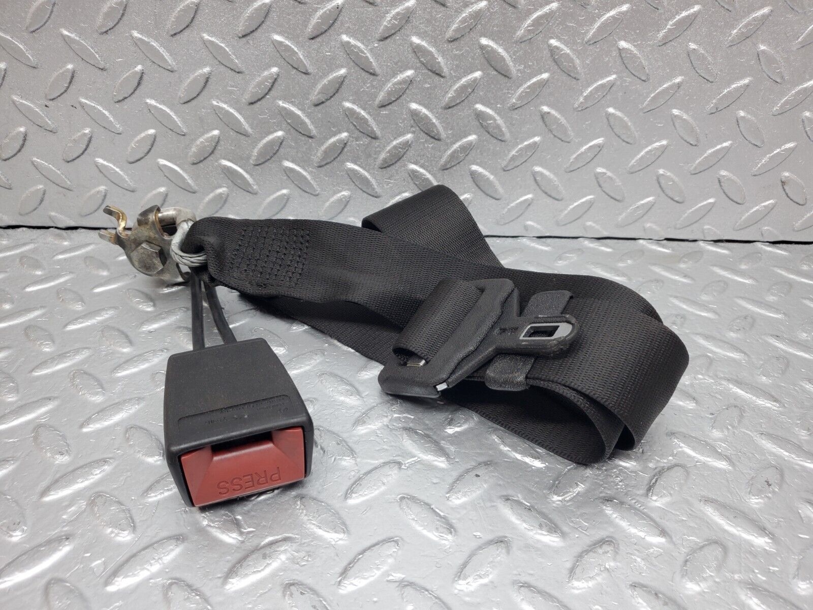 44839 Mercedes-Benz W124 220E Rear Seat Belt Set With Buckle 1248601286 1248608585 1248601696