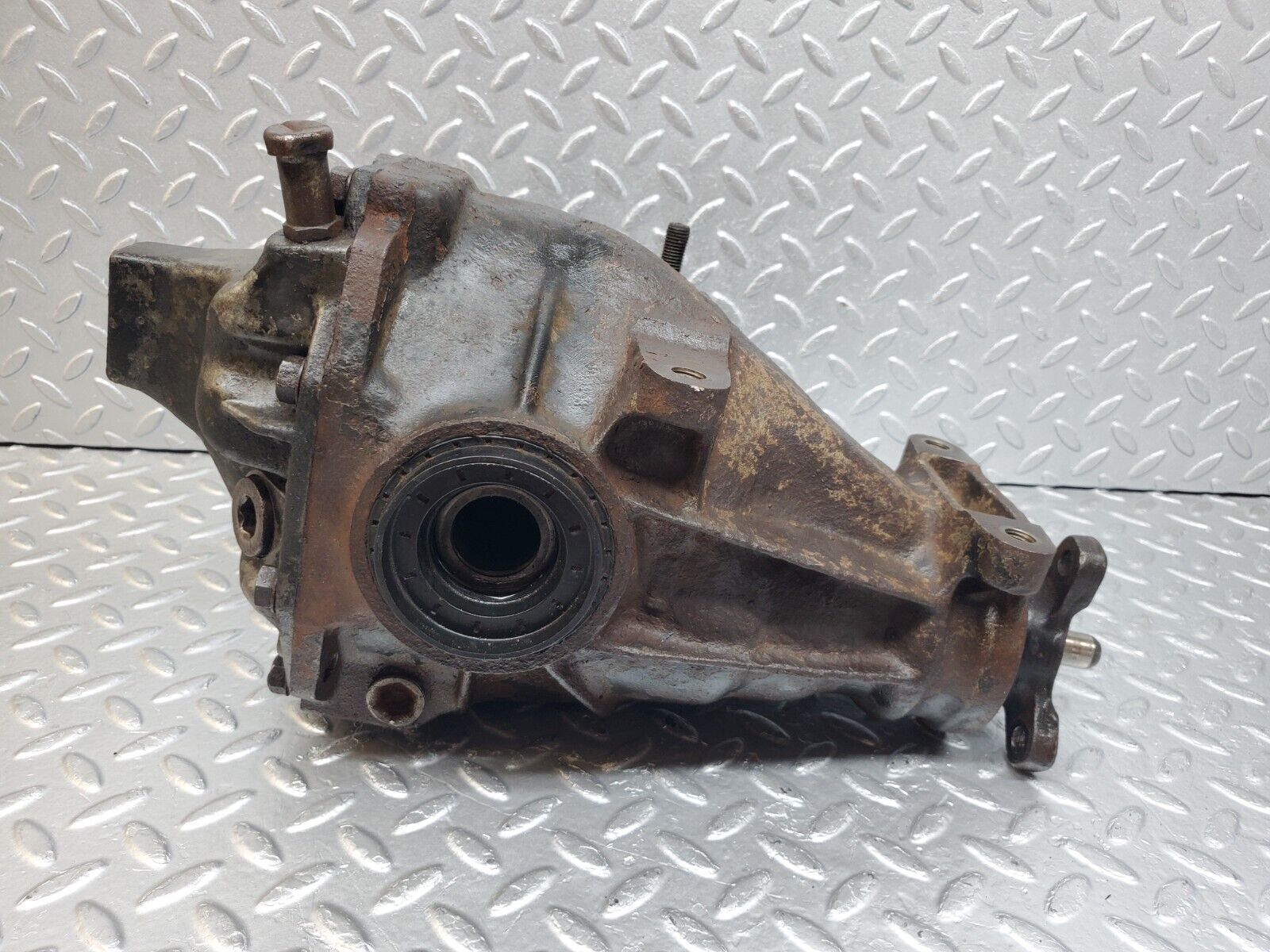 44447 Mercedes-Benz W123 280E Rear Differential Ratio 3.58 1233510101