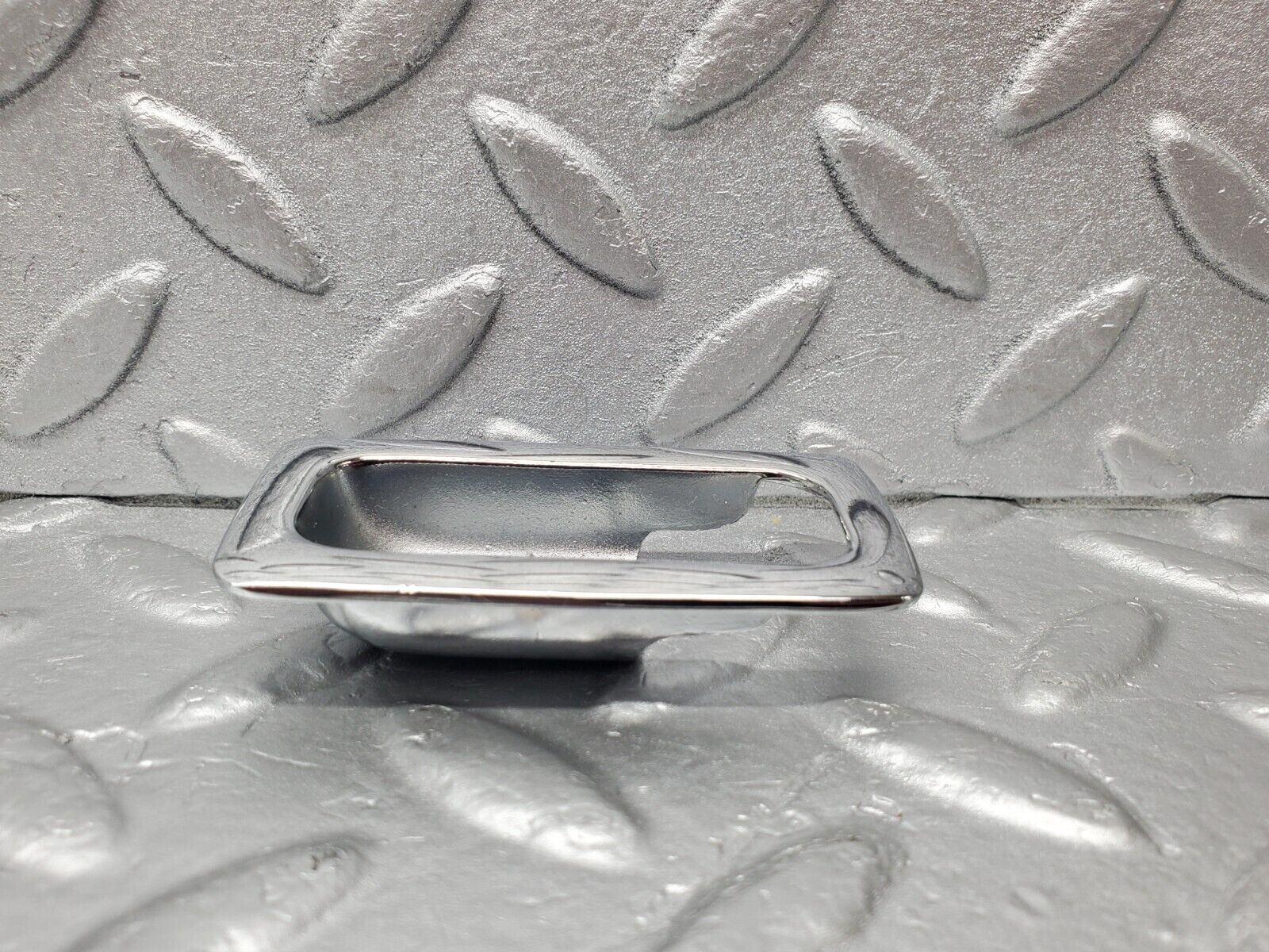 46465 Mercedes-Benz C123 280CE Coupe Door Lock Handle Surround Chrome