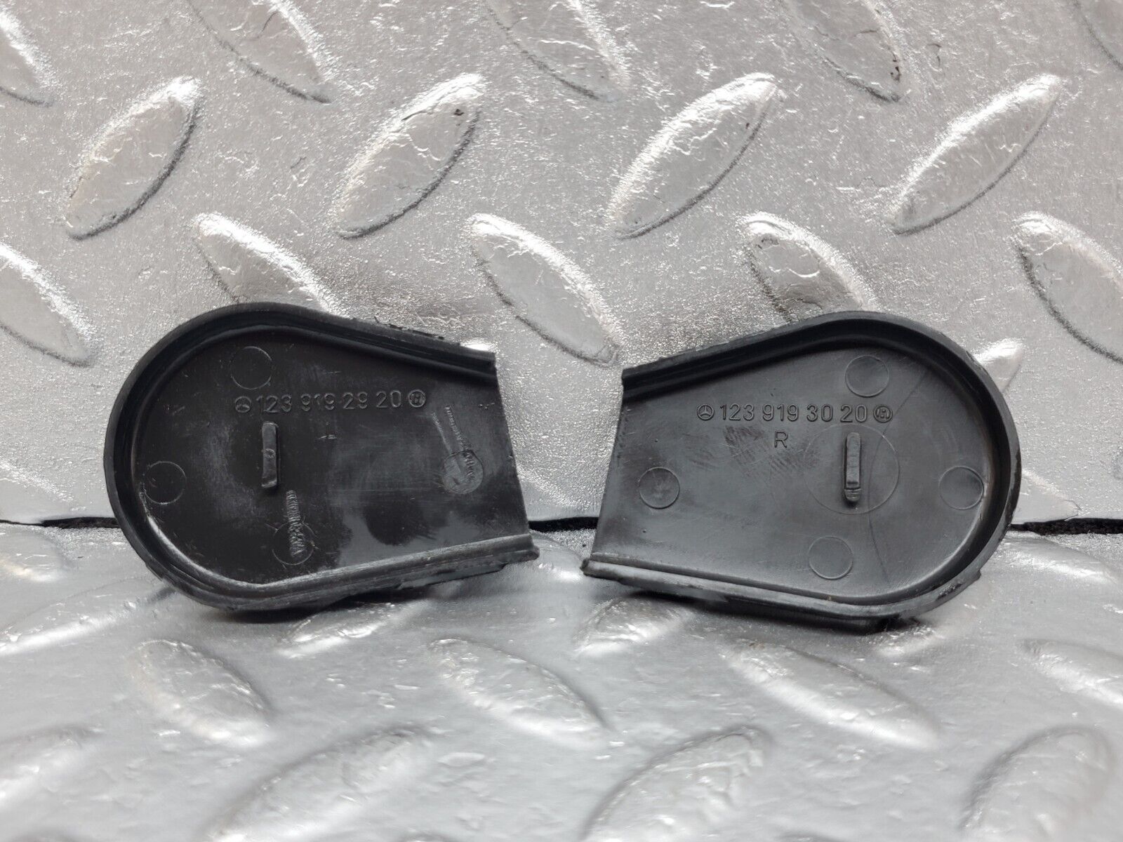 44463 Mercedes-Benz W123 280E Seat Belt Runner Cover Trim 2x Black 1239192520 1239192920 1239192620 1239193020