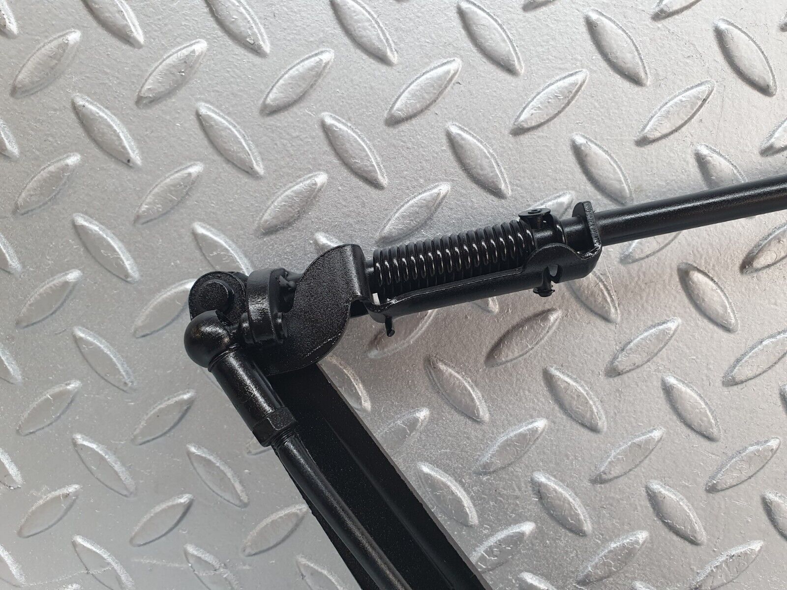 43827 Mercedes-Benz C126 380SEC Coupe Handbrake Regulator