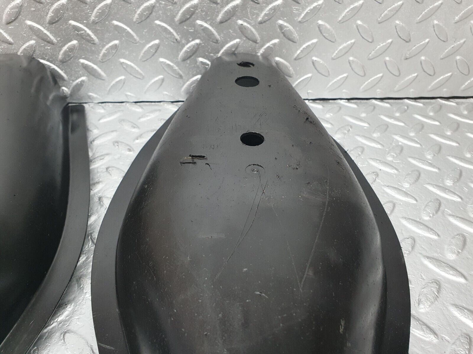 42747 Mercedes-Benz W201 190 2.0L Rear Control Arm Cover 2x 1243520088