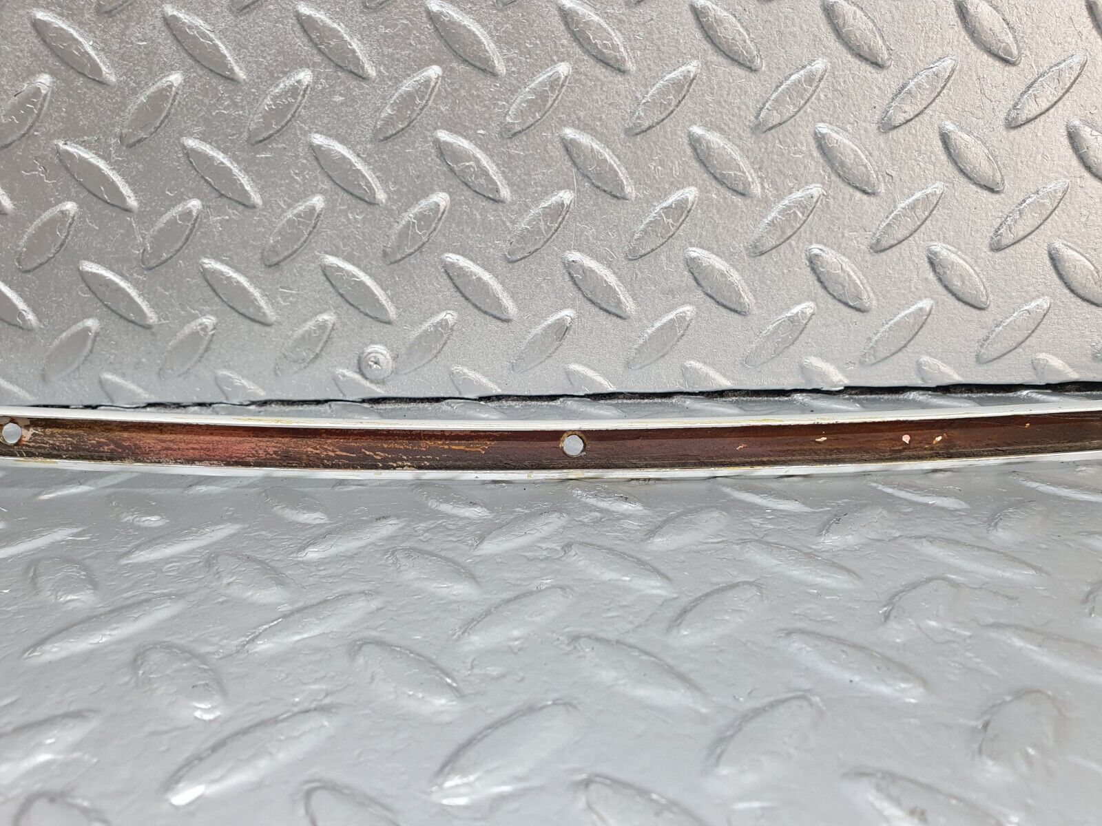 43048 Mercedes-Benz R107 Hardtop Interior Roof Chrome
