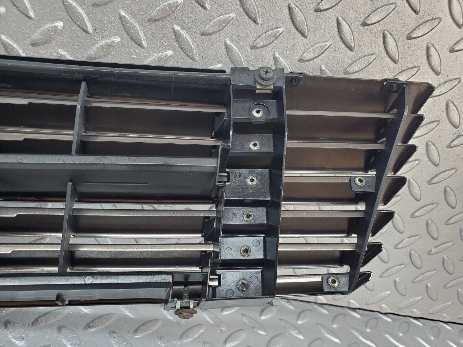 45118 Mercedes-Benz R129 300SL Coupe Bonnet Grill 1298800085