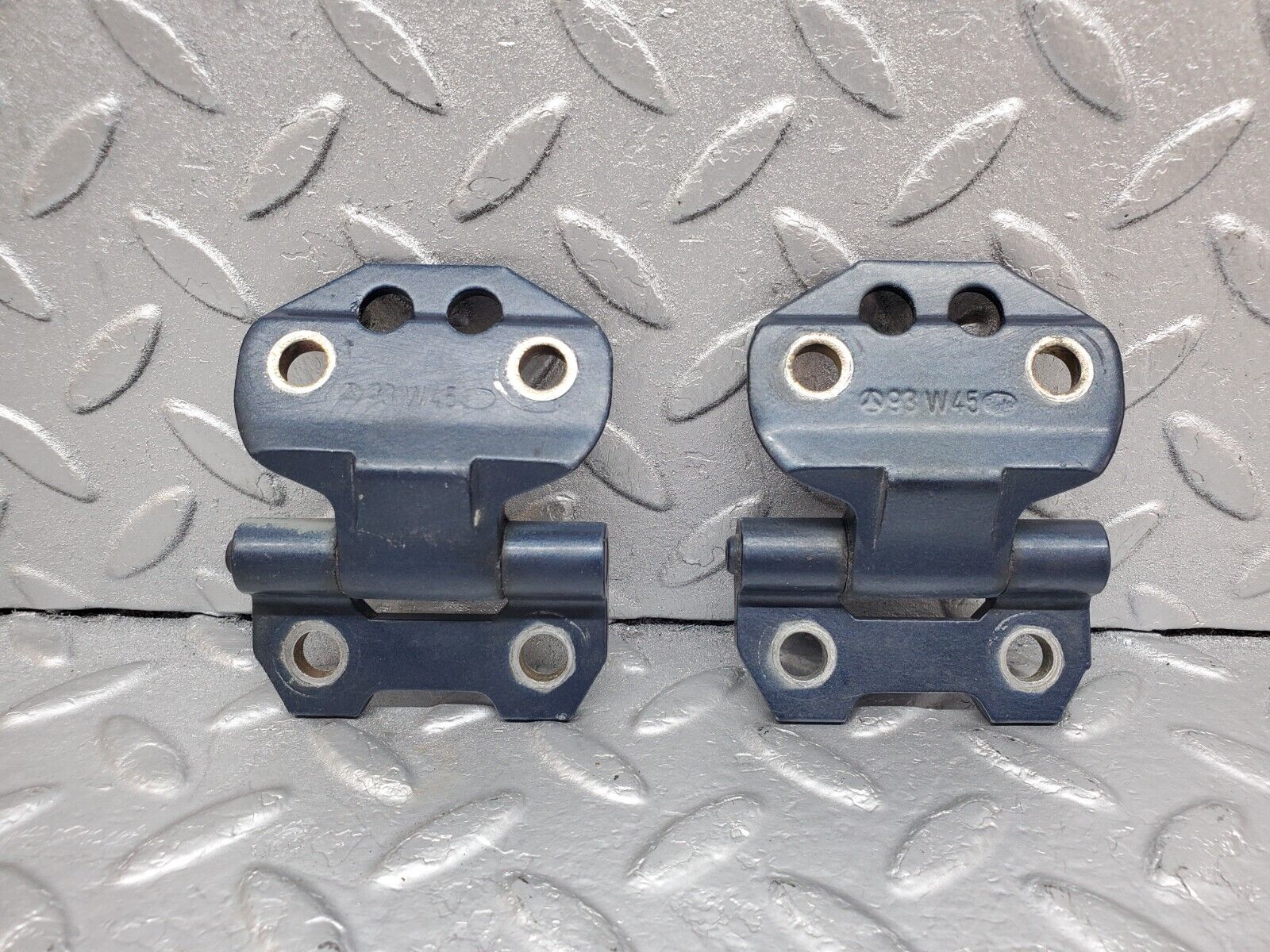 44750 Mercedes-Benz W124 220E Door Hinge Right Side