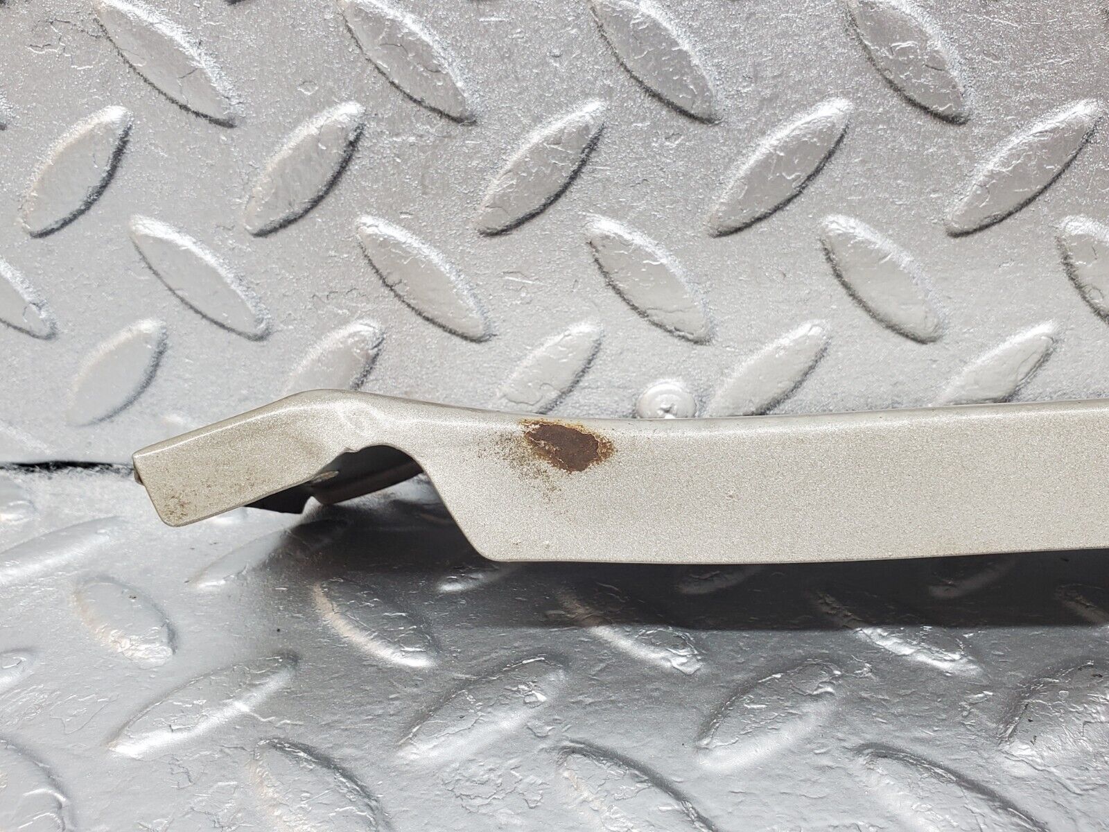 45662 Mercedes-Benz W126 420SE Under Headlight Trim Left Side