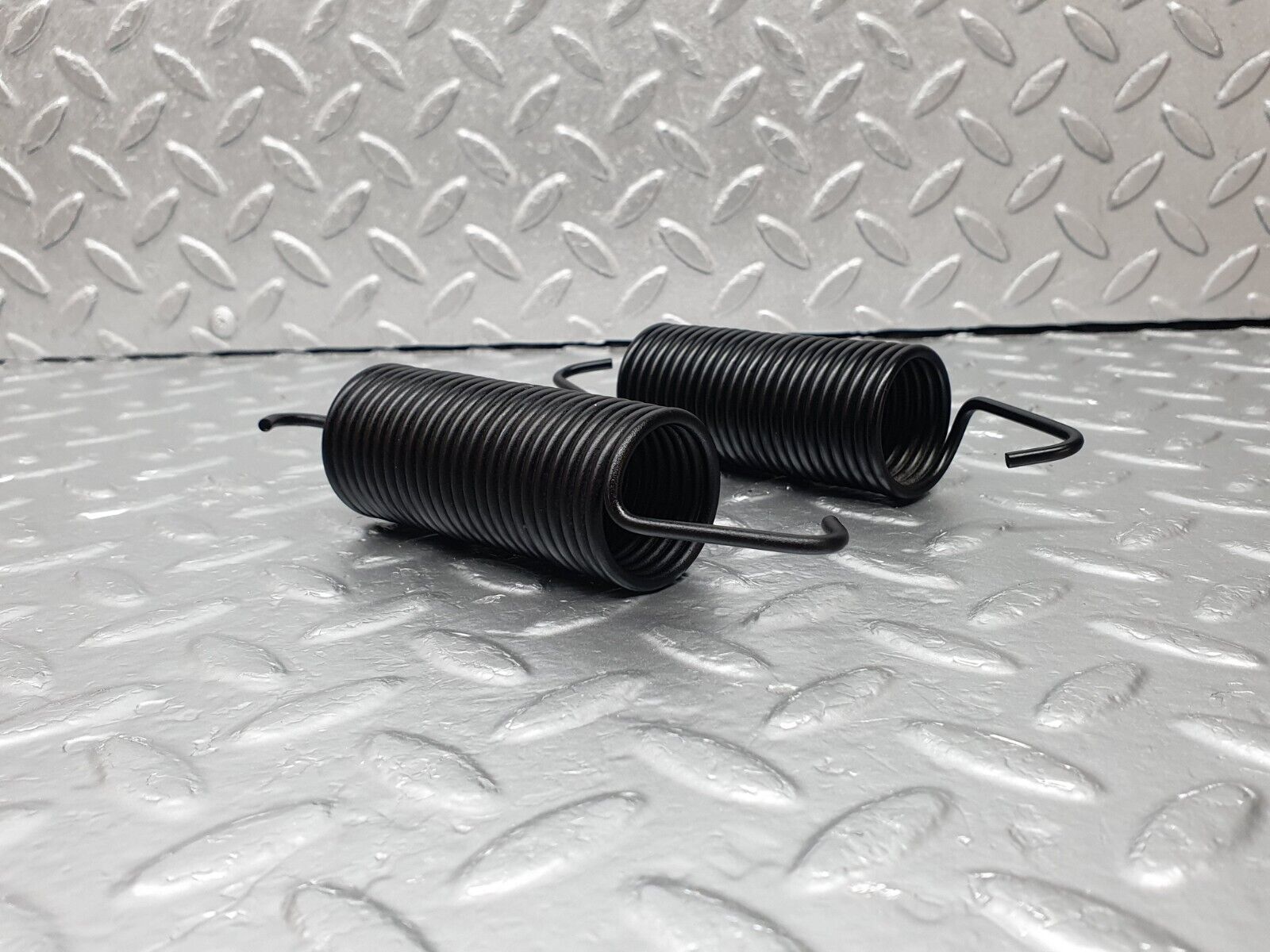 42824 Mercedes-Benz W201 190 2.0L Trunk Lid Hinge Spring 2x