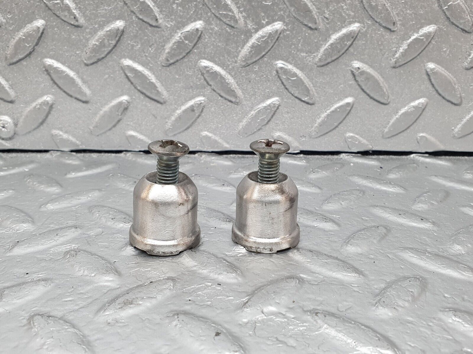 43574 Mercedes-Benz C126 380SEC Coupe Rear Seat Holder 2x