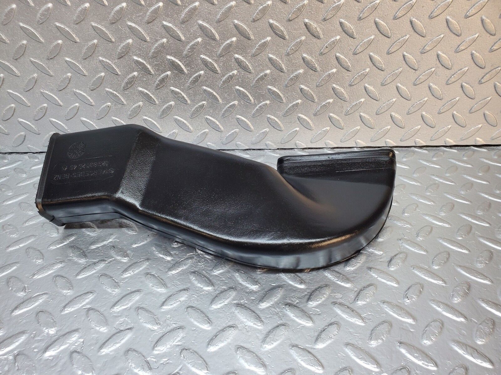 45927 Mercedes-Benz W126 420SE Dashboard Air Duct Right 1268312546