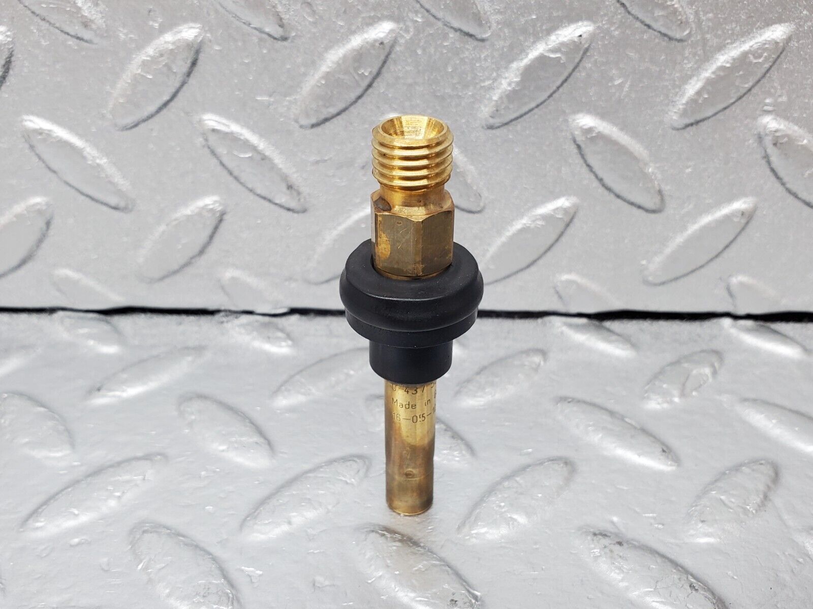 45337 Mercedes-Benz 280E M110.983 Fuel Injector Bosch 0437502047